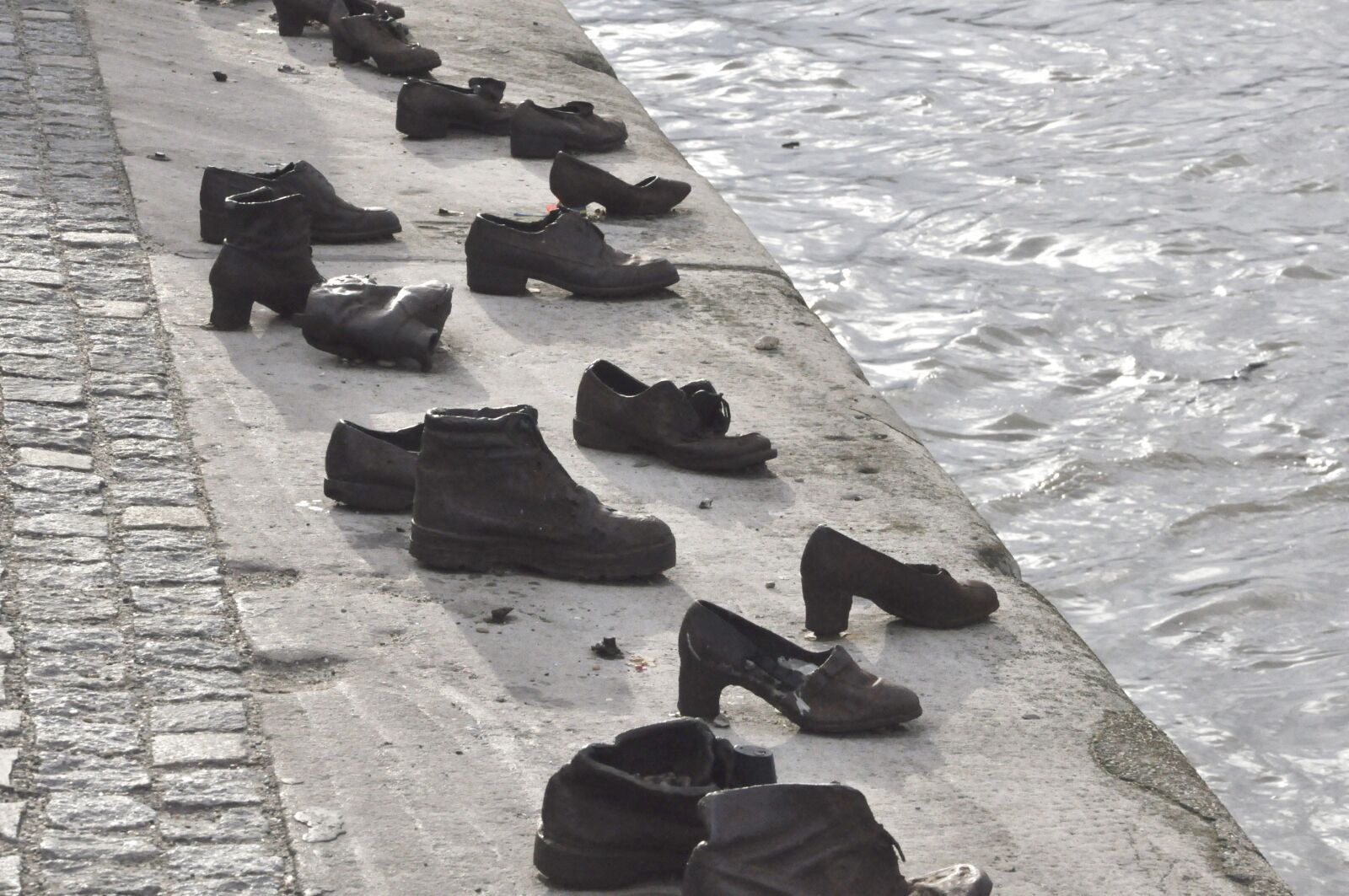 Nikon D90 sample photo. Budapest, hungary, holocaust photography