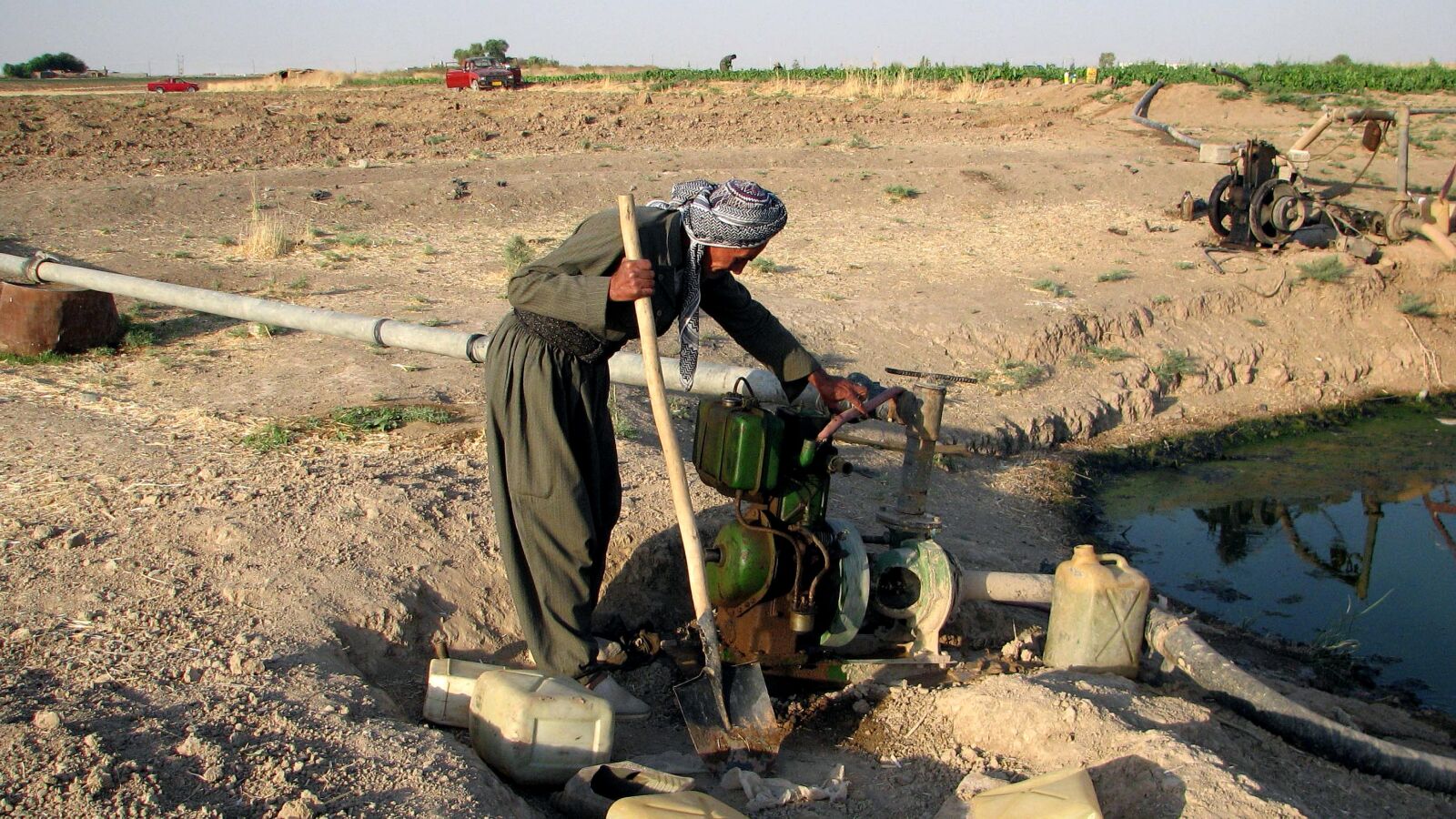 Canon POWERSHOT S3 IS sample photo. Kurdish, farmer, returns, irrigate photography