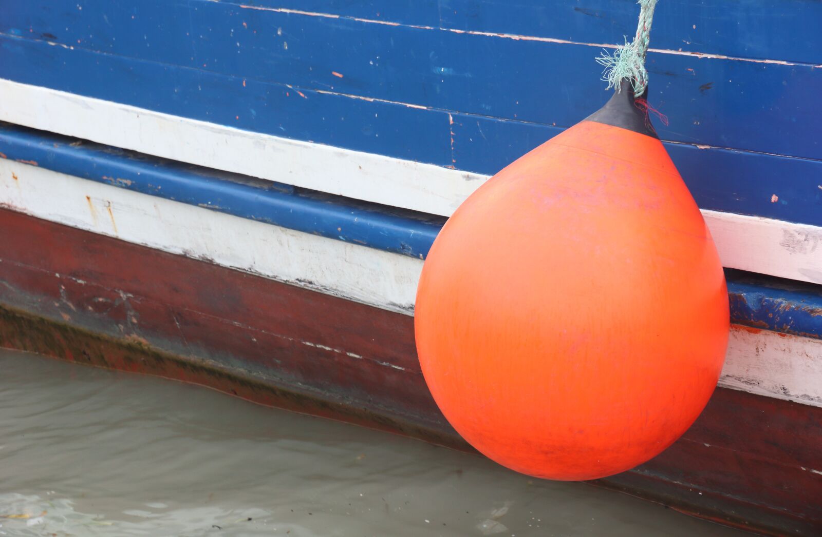 Canon EOS 550D (EOS Rebel T2i / EOS Kiss X4) sample photo. Malta, marsaxlokk, boat photography