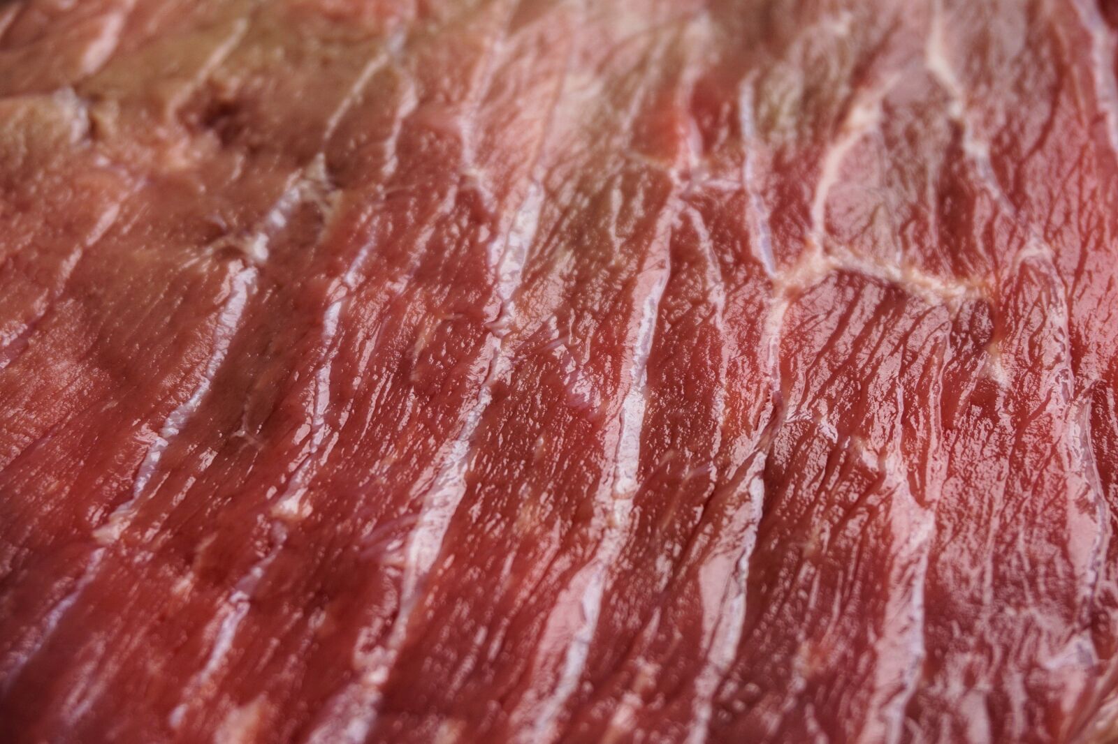 Sony a6000 sample photo. Meat, structure, raw photography