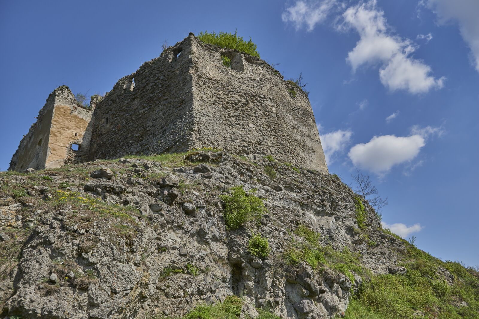 Nikon D800 sample photo. čabraď, castle, basket case photography