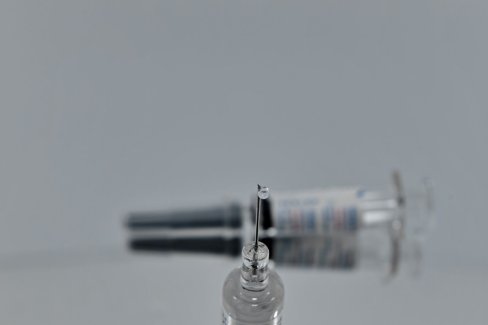 Nikon D5500 sample photo. Injection, covid-19, coronavirus vaccine photography