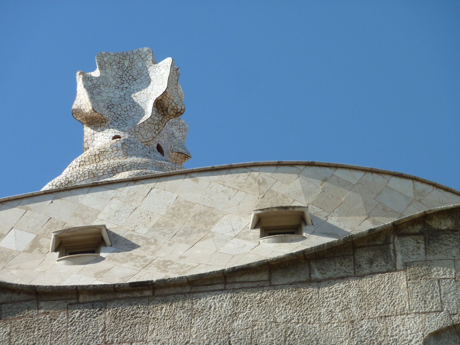 Panasonic DMC-TZ7 sample photo. Barcelona, sky, blue photography