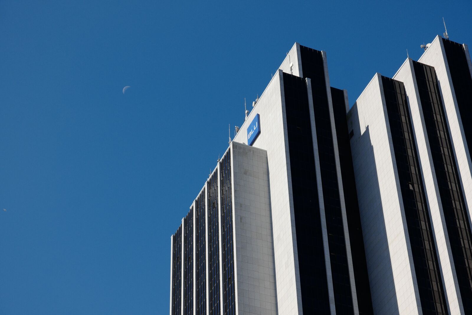 Leica CL sample photo. Facade, skyscraper, hotel photography