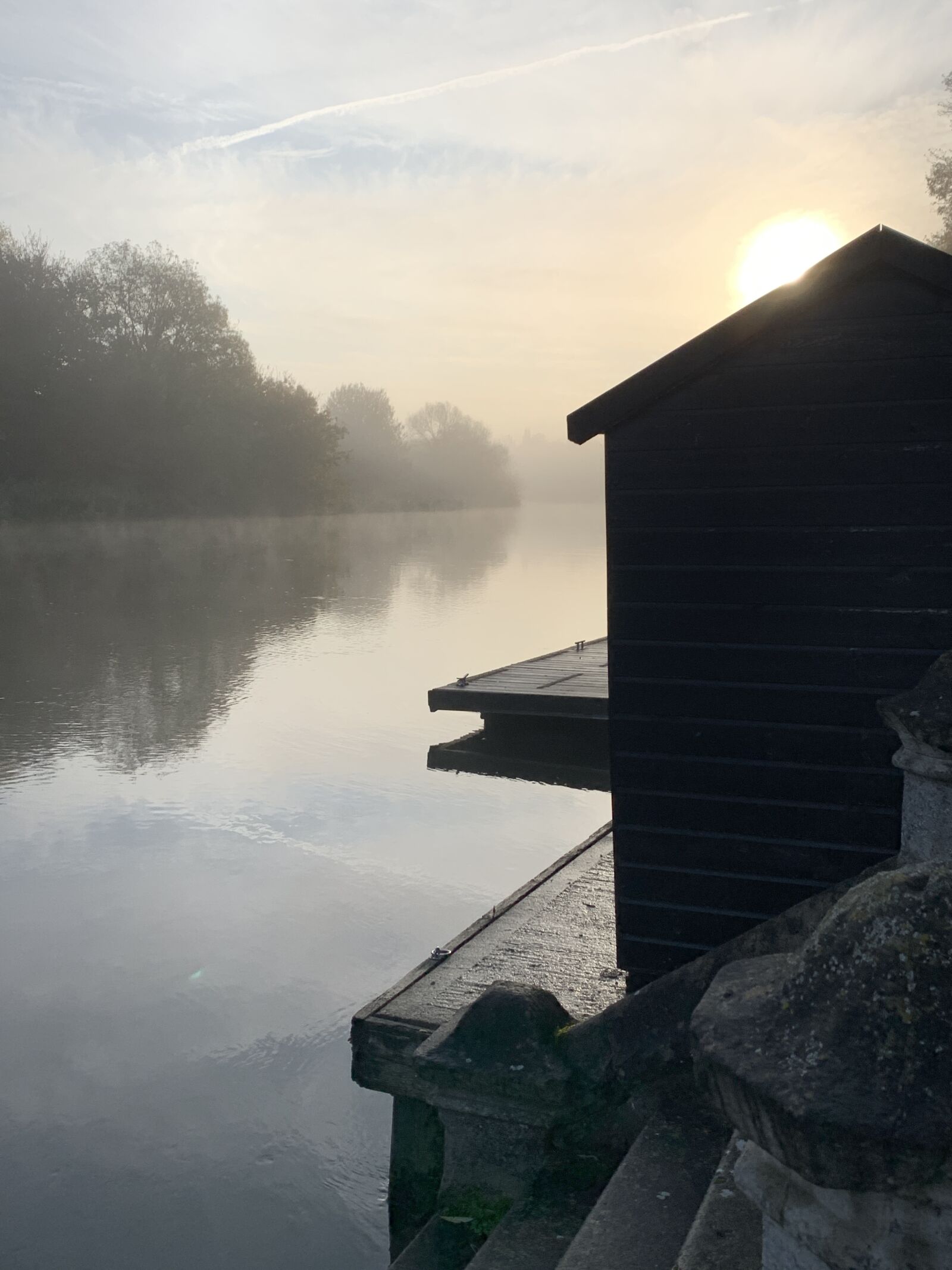 Apple iPhone XS Max sample photo. Thames, river, sunrise photography