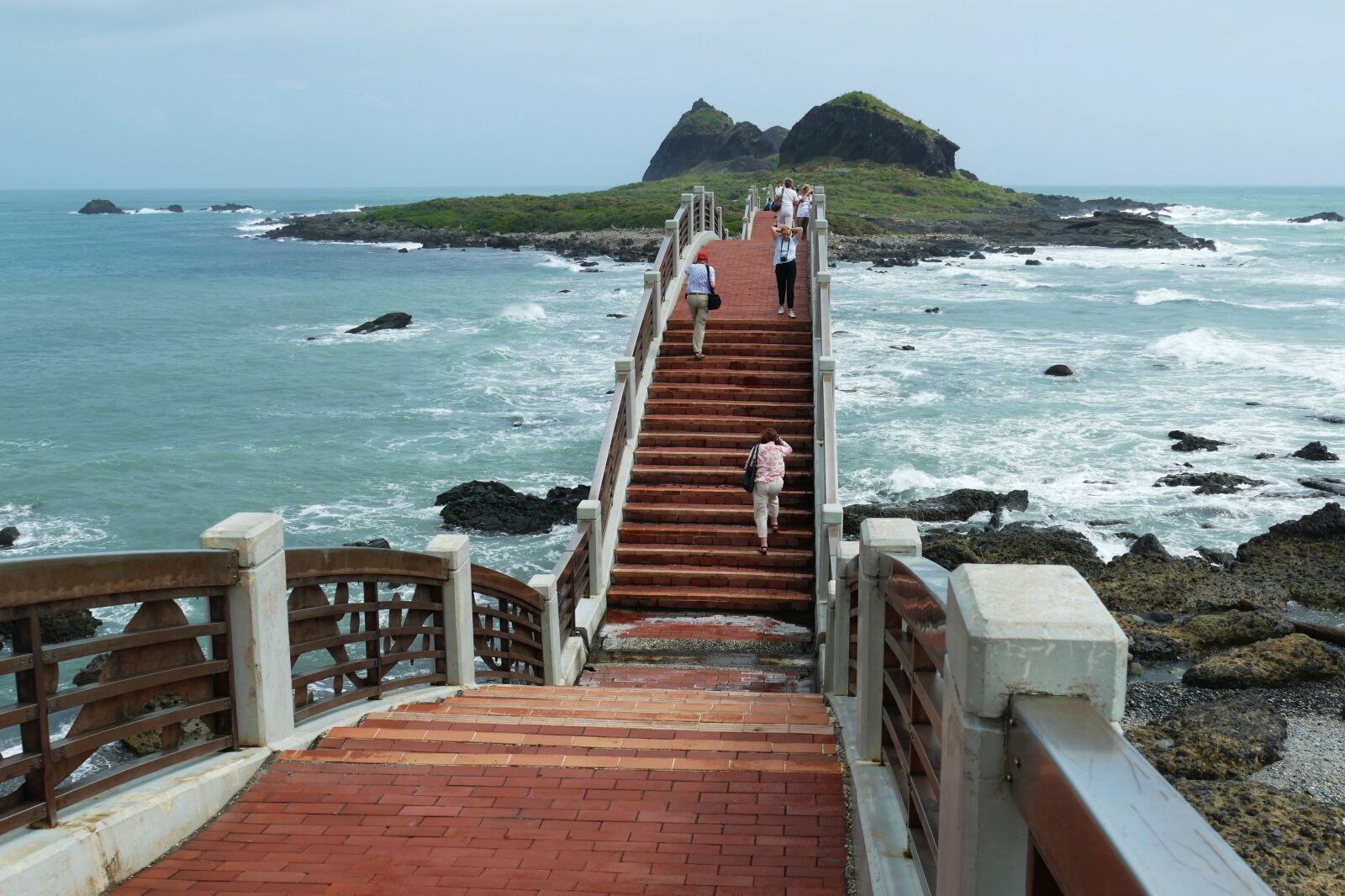 Panasonic Lumix DMC-FZ1000 sample photo. Bridge, taiwan, sanxiantai photography