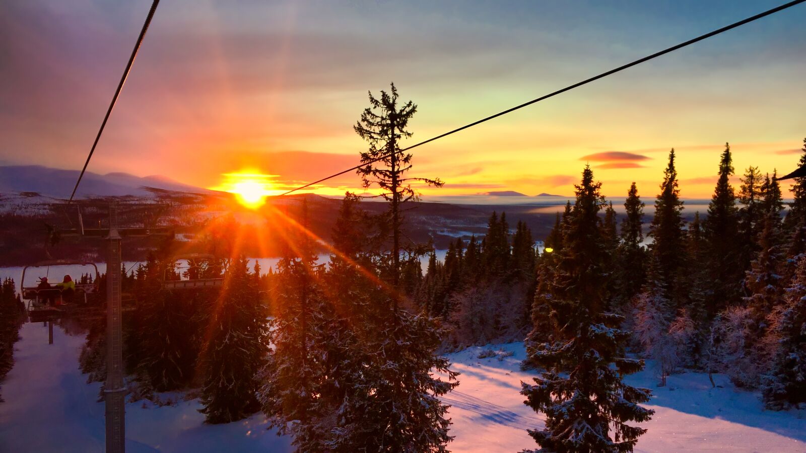 iPhone 6 back camera 4.15mm f/2.2 sample photo. Christmas, winter, skiing photography