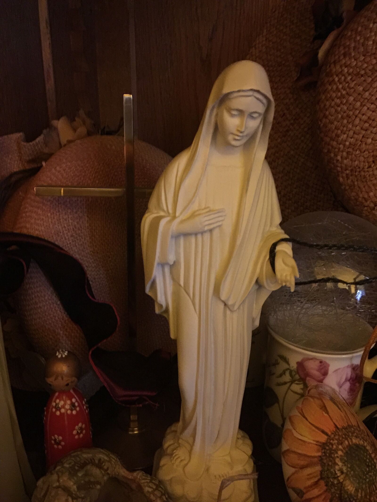 iPhone 6 Plus back camera 4.15mm f/2.2 sample photo. Madonna, mary, sacred, saint photography