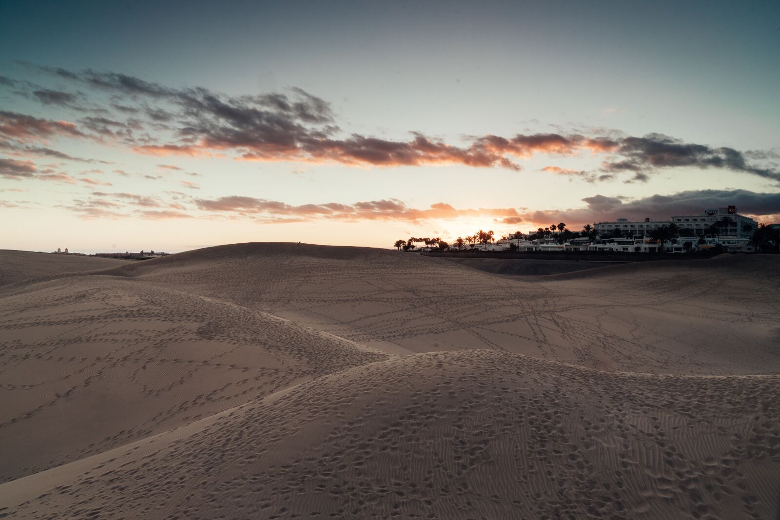 Sony a7 II + Sony Vario Tessar T* FE 24-70mm F4 ZA OSS sample photo. Maspalomas, dunes, spain photography