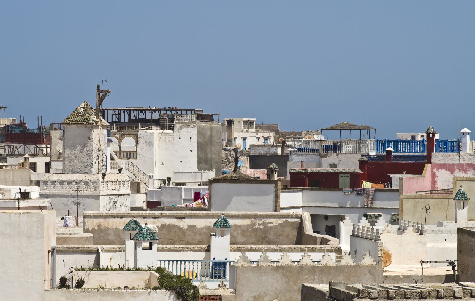 Pentax K-30 sample photo. Morocco, essaouira, roofs photography