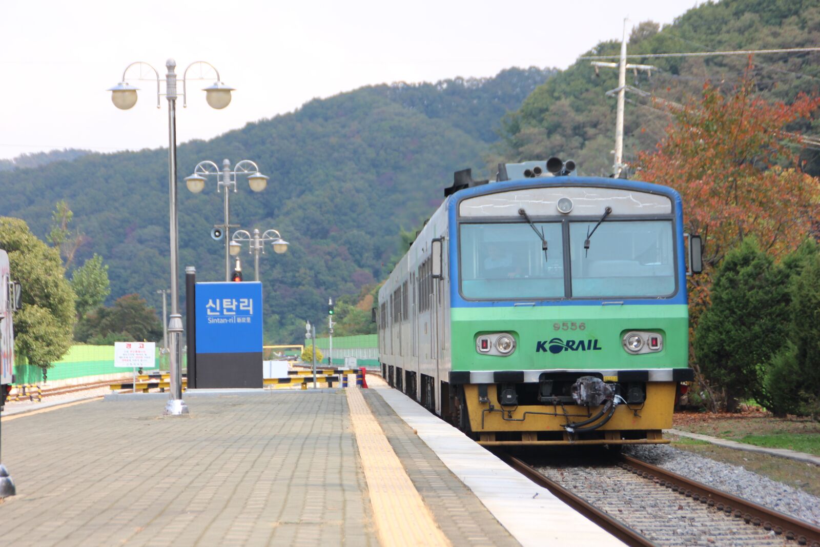 Canon EOS 600D (Rebel EOS T3i / EOS Kiss X5) sample photo. Train, railway, transportation photography