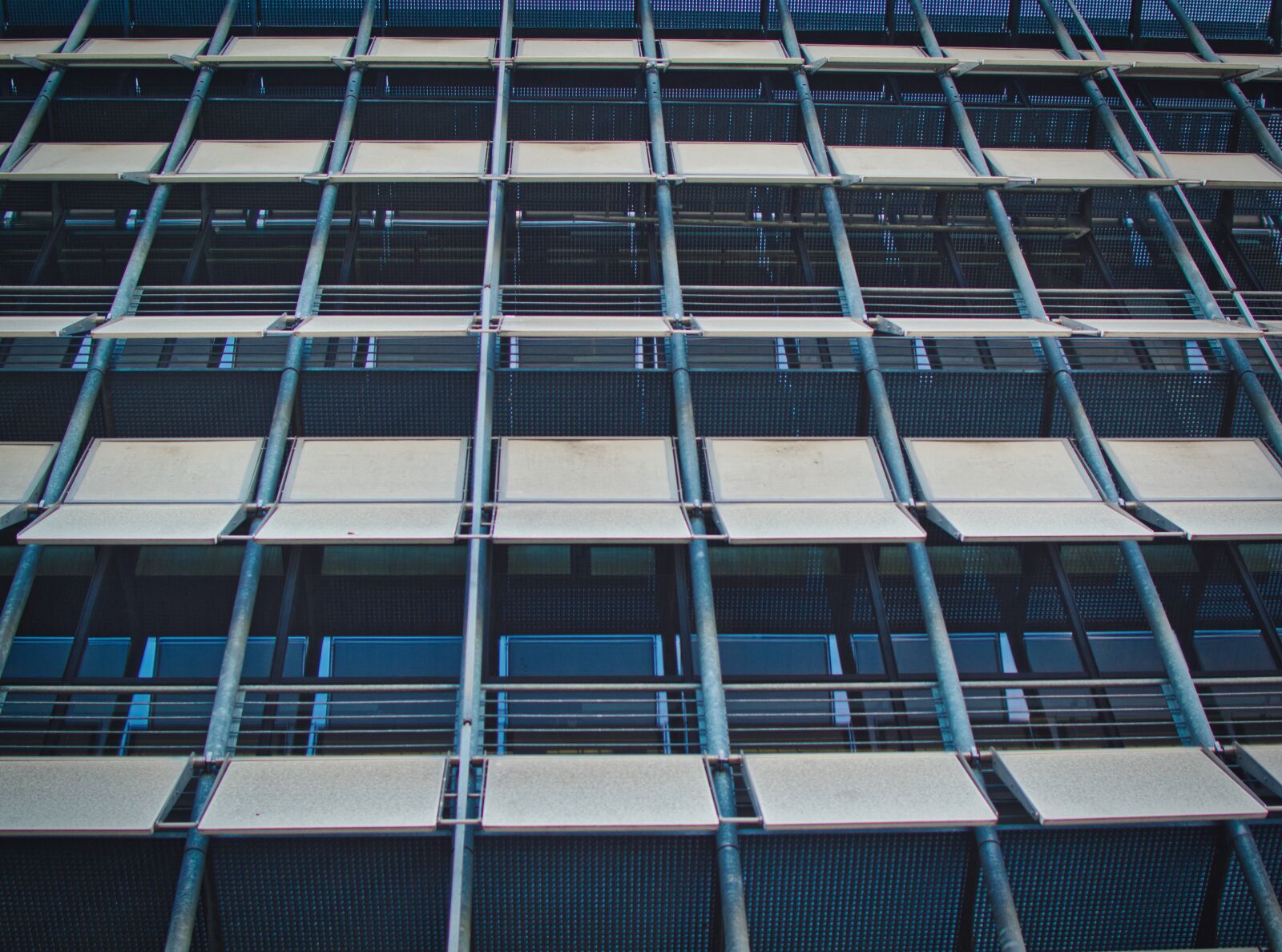 Nikon D3100 sample photo. Facade, sun protection, window photography