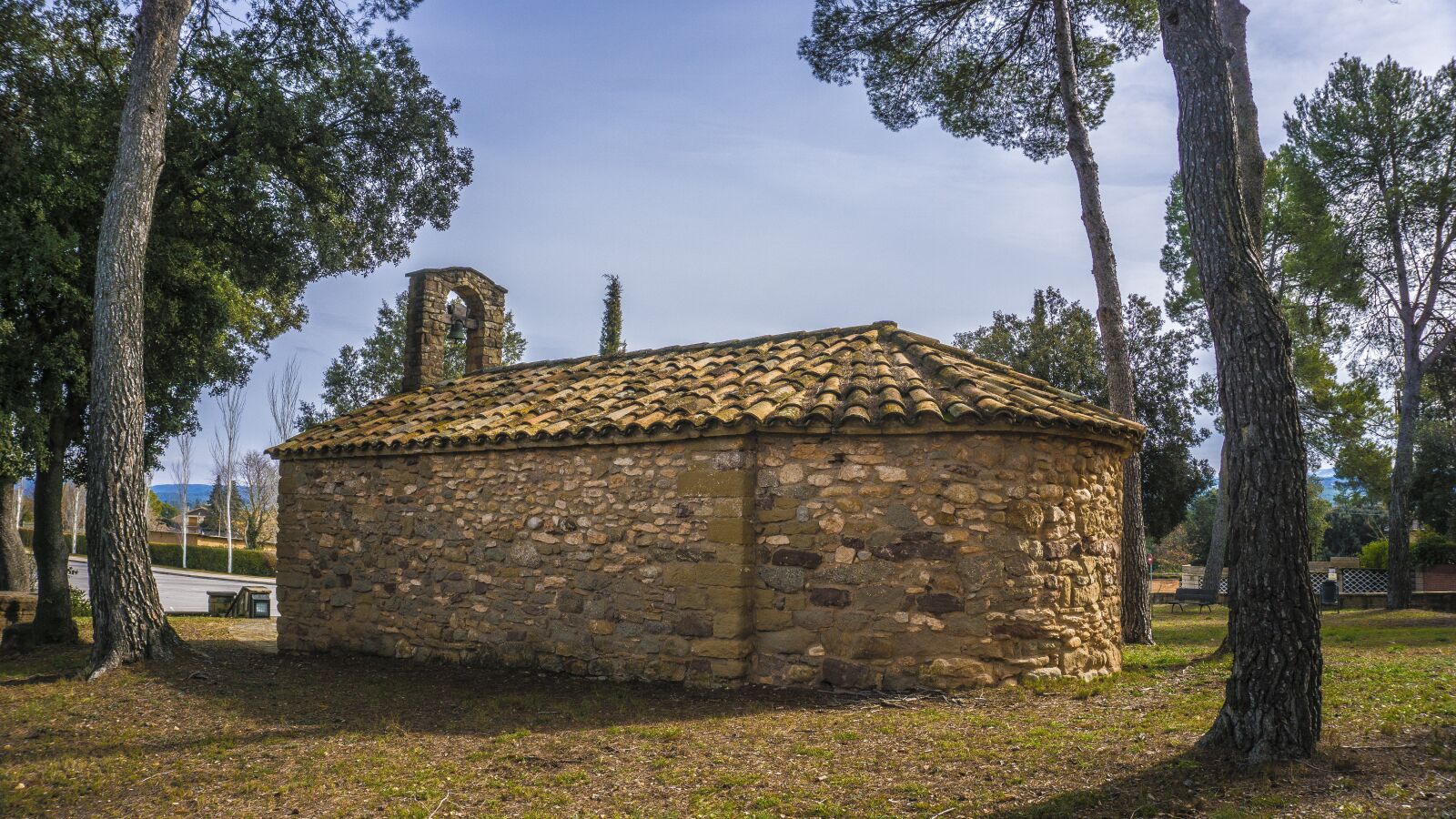 Sony E 16-50mm F3.5-5.6 PZ OSS sample photo. Hermitage, temple, old building photography
