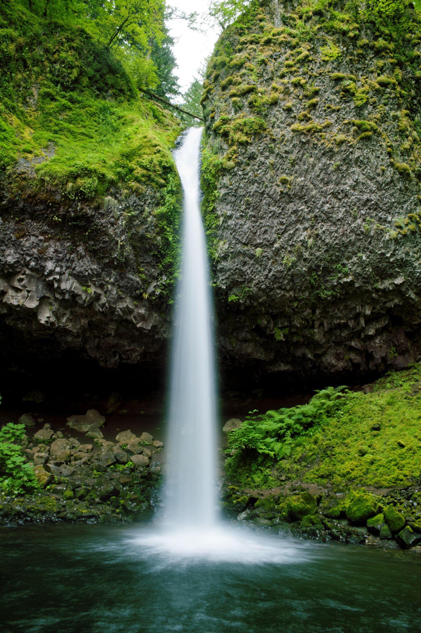 Nikon D700 sample photo. Waterfall, creek, water photography