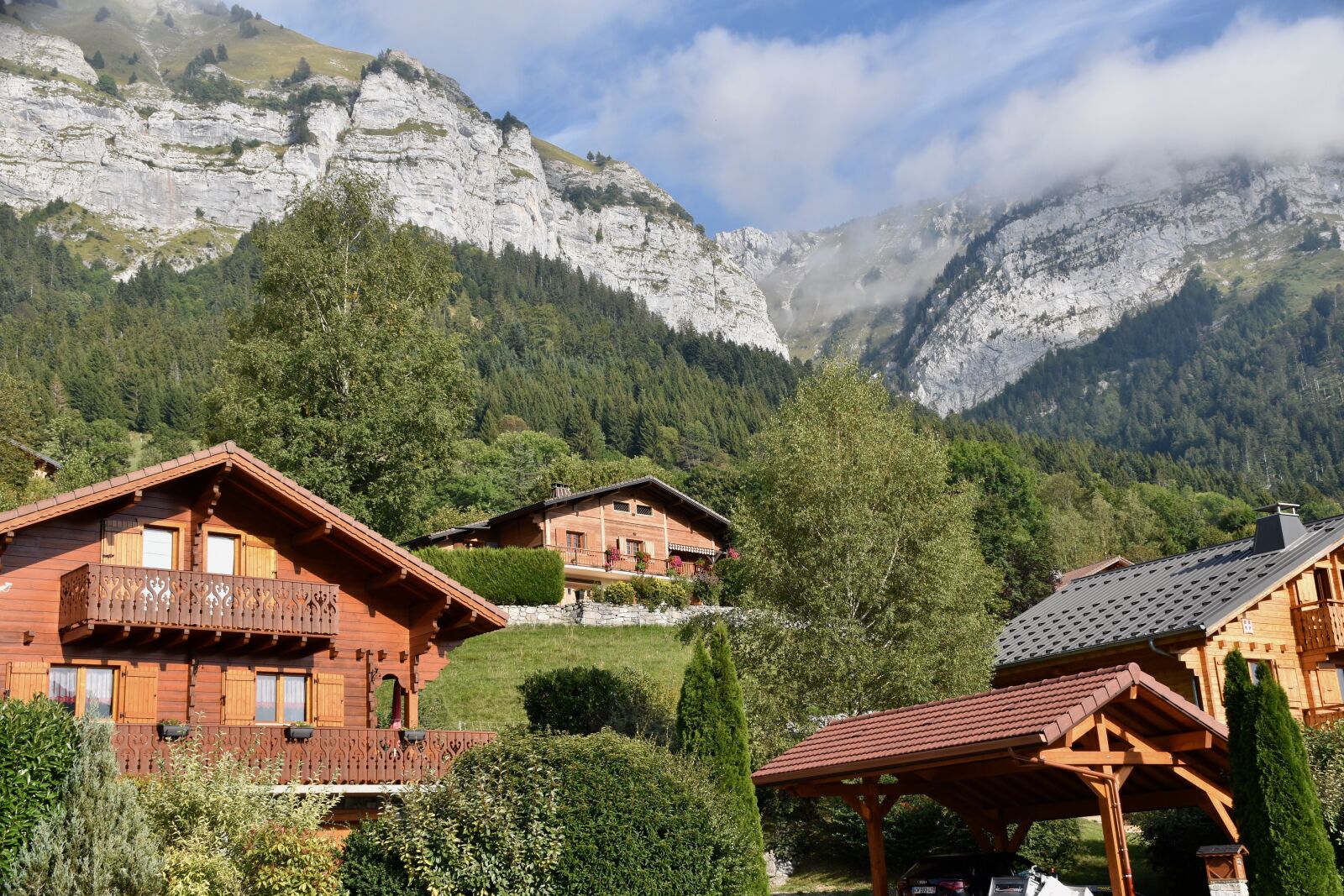 Nikon D5600 sample photo. Mountain, wooden chalet, housing photography