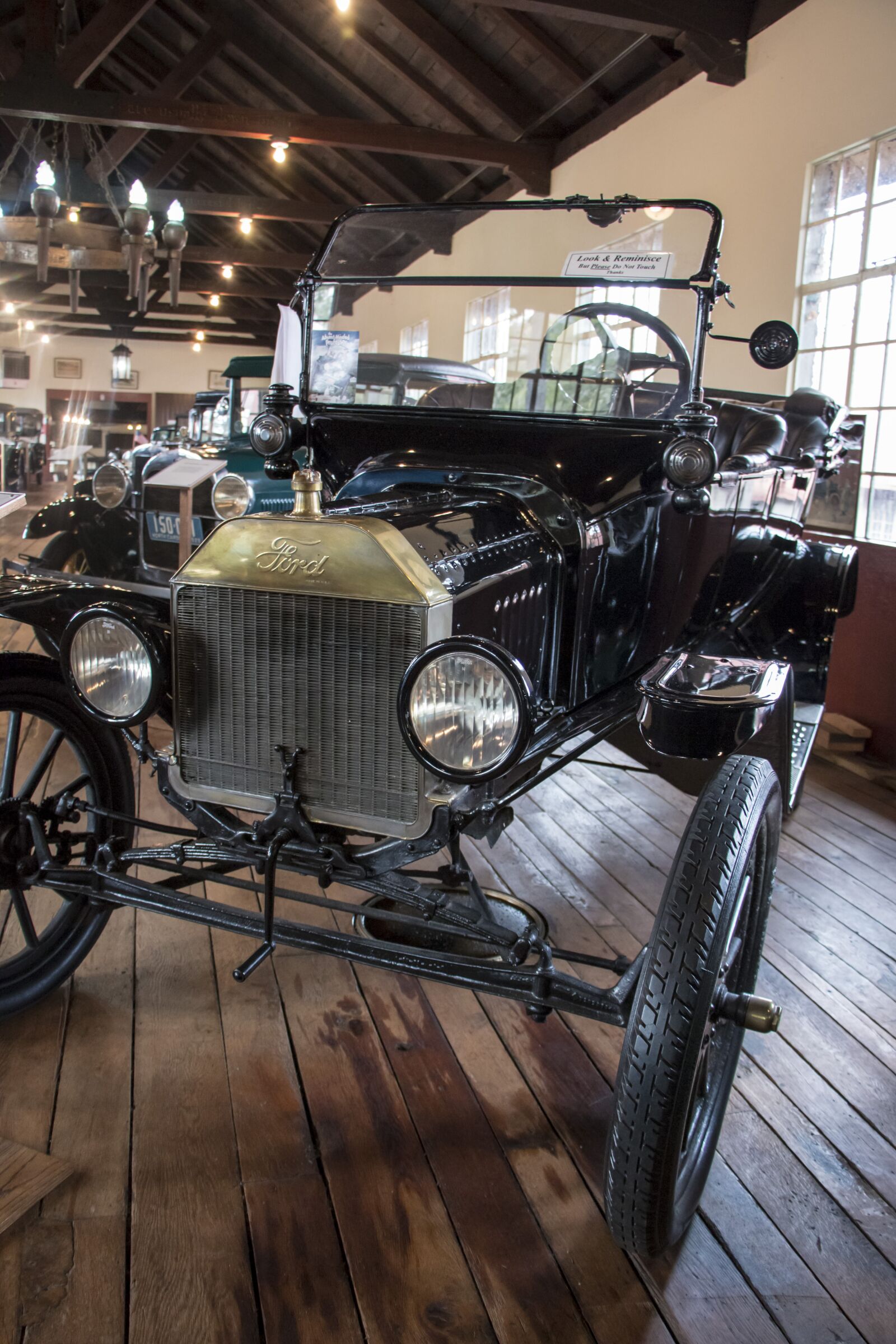 Canon EOS 70D + Canon EF-S 18-135mm F3.5-5.6 IS STM sample photo. Ford, model t, antique photography