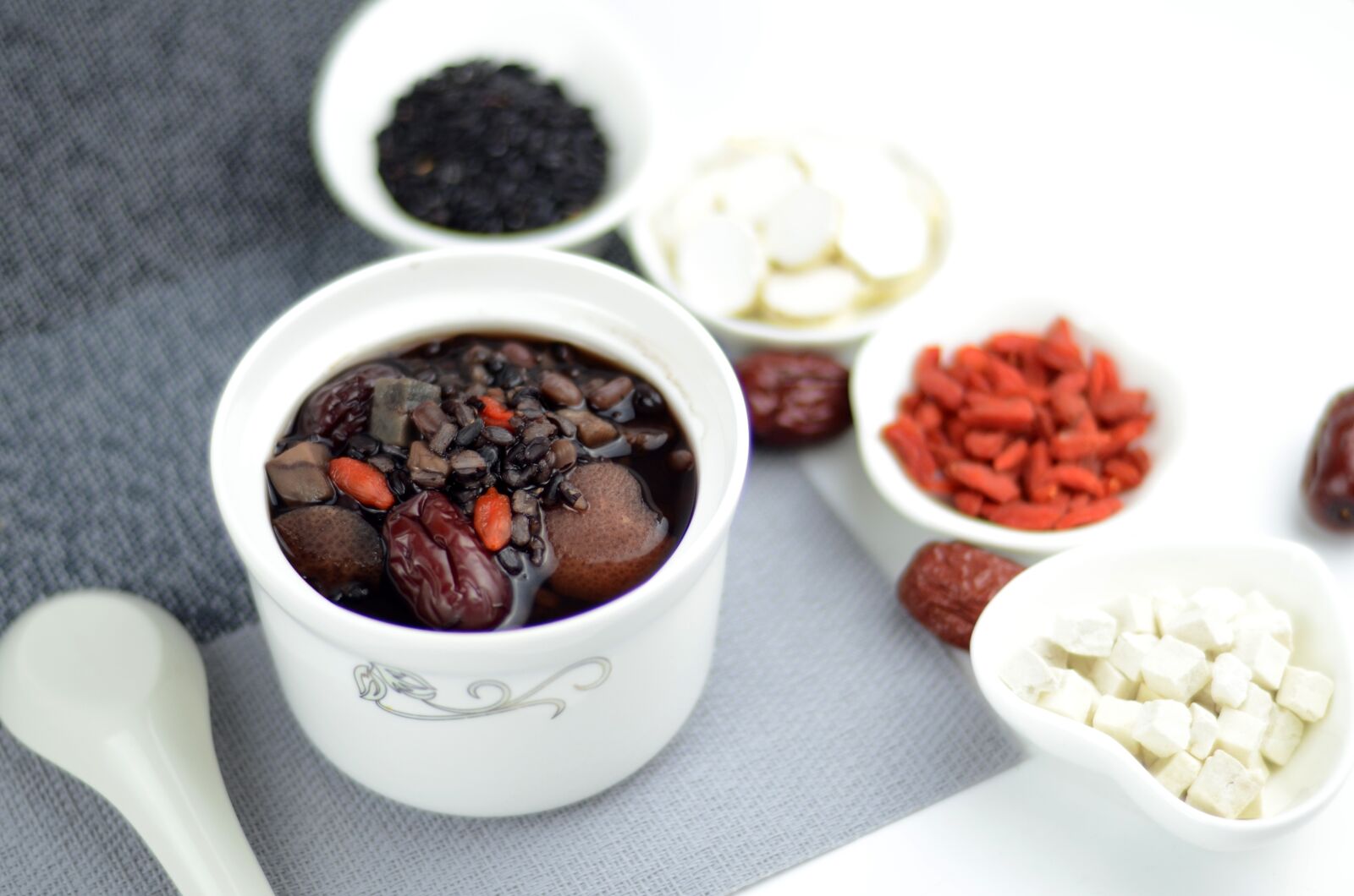 Nikon D7000 sample photo. Porridge, coarse grain porridge photography
