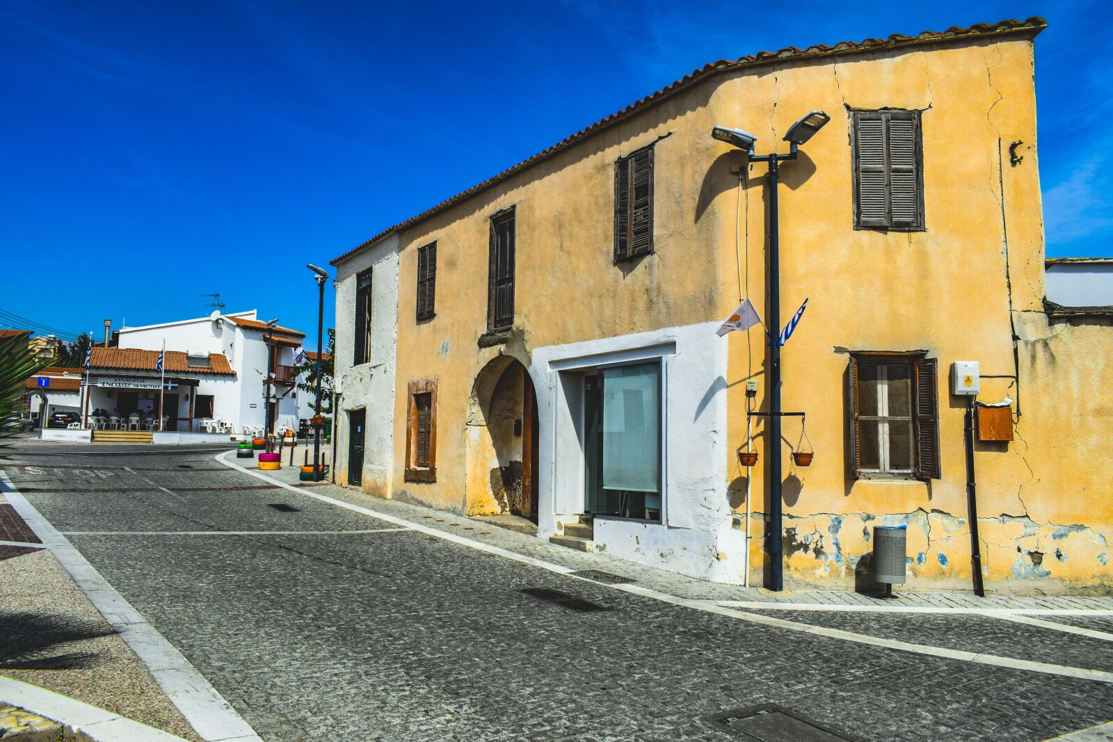 Nikon D3300 sample photo. Street, house, facade photography