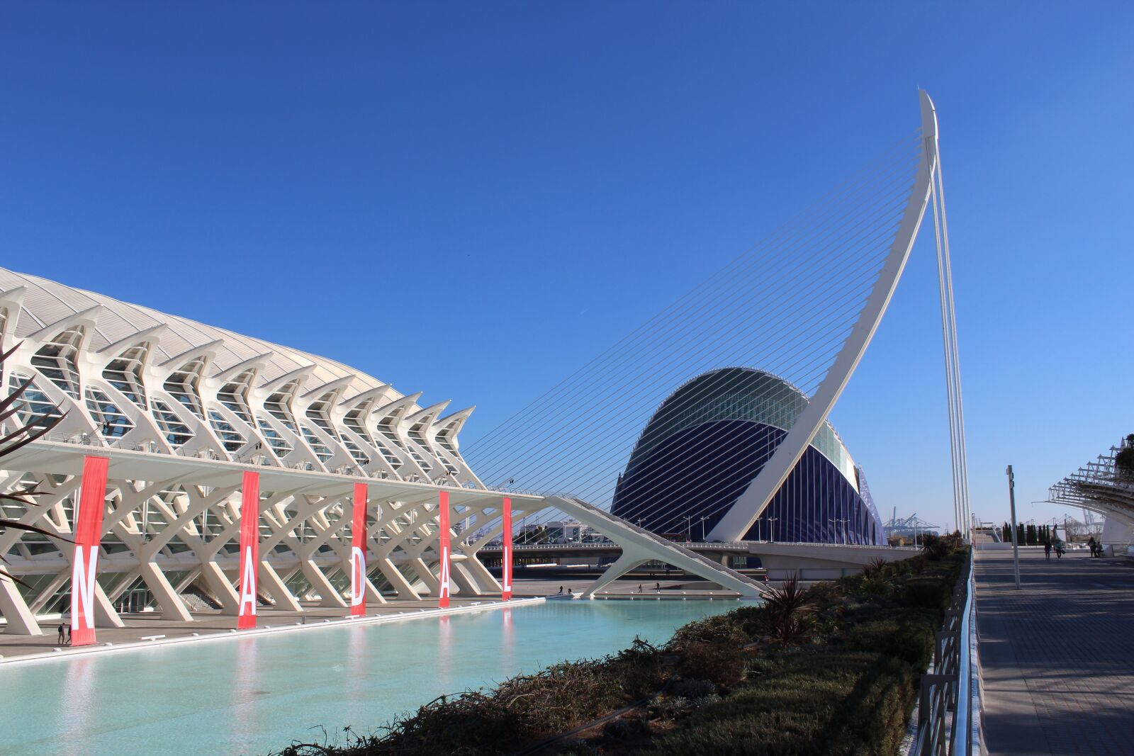 Canon EOS 1200D (EOS Rebel T5 / EOS Kiss X70 / EOS Hi) sample photo. Valencia, spain, night photography