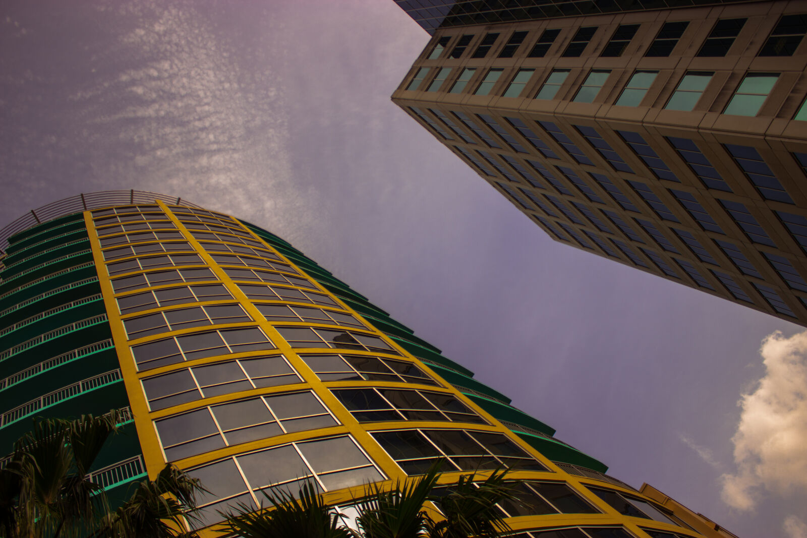 Canon EOS 600D (Rebel EOS T3i / EOS Kiss X5) sample photo. Blue, building, cloud, sky photography