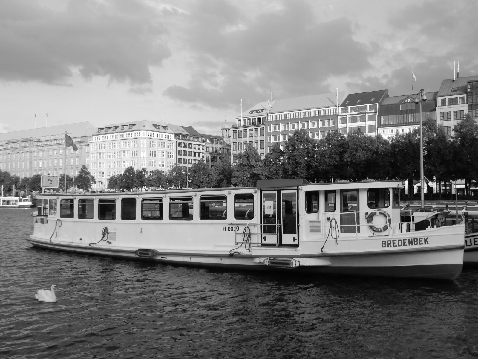 Nikon Coolpix S9700 sample photo. Hamburg, alster, ship photography