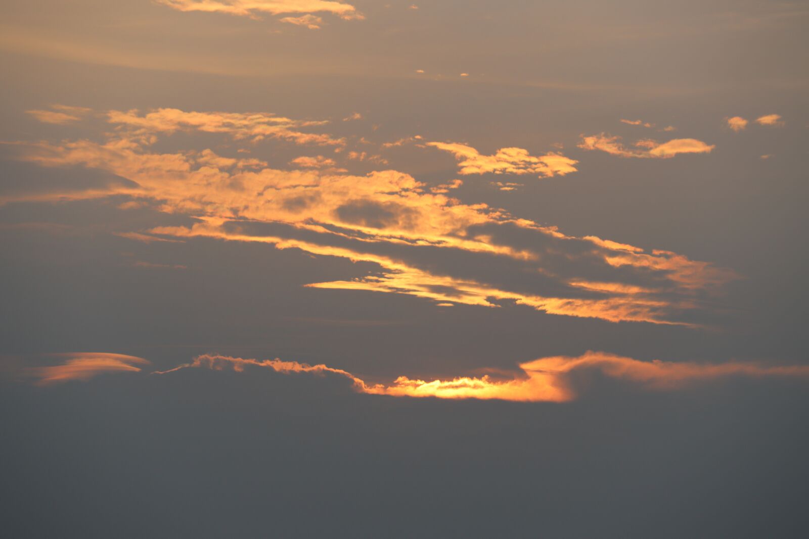 Canon EOS 90D sample photo. Clouds, evening, orange photography