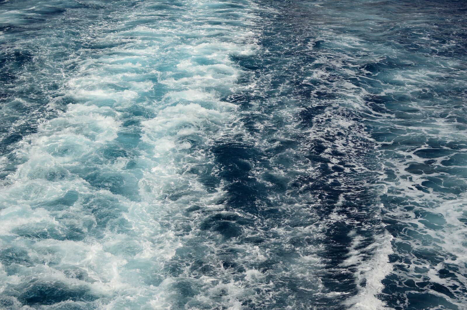 Nikon D3200 sample photo. Sea, wake, ocean photography