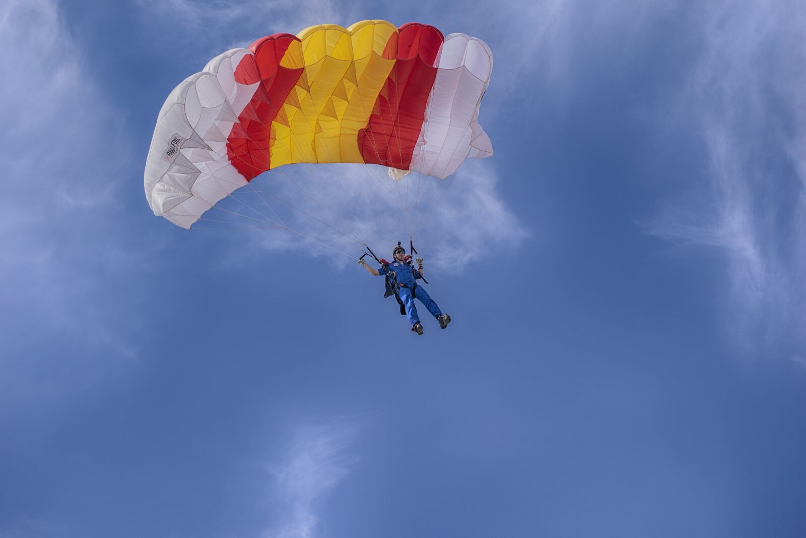 Nikon D3300 sample photo. Paratrooper, soldier, sky photography