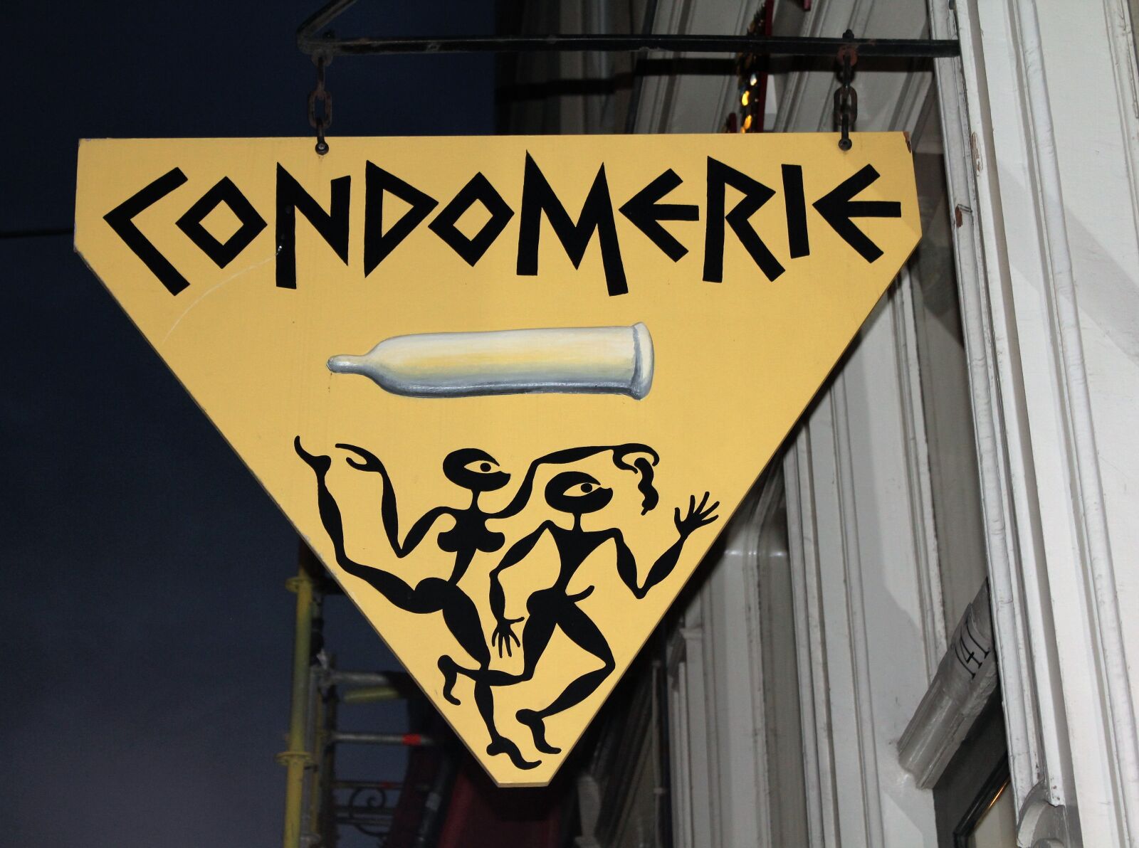 Canon EOS 550D (EOS Rebel T2i / EOS Kiss X4) sample photo. Amsterdam, industrial panel, note photography