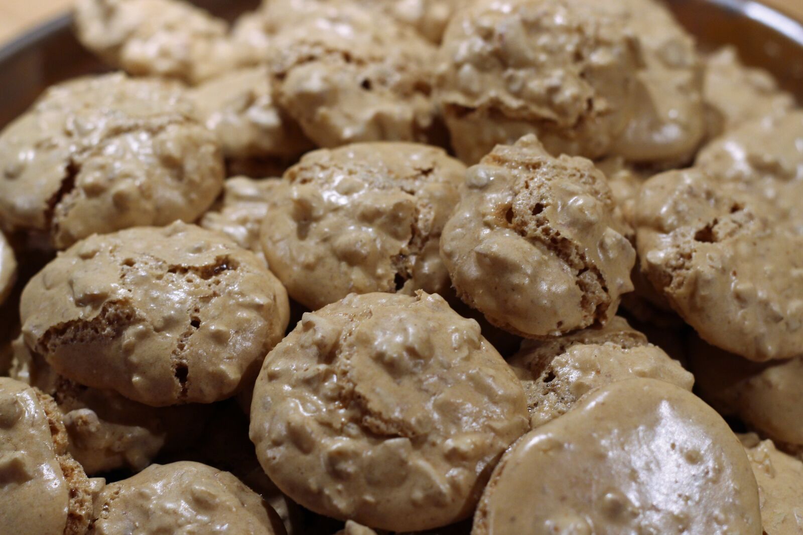Canon EOS 700D (EOS Rebel T5i / EOS Kiss X7i) + Canon EF 50mm F1.8 II sample photo. Cookie, macaroons, walnut macaroons photography