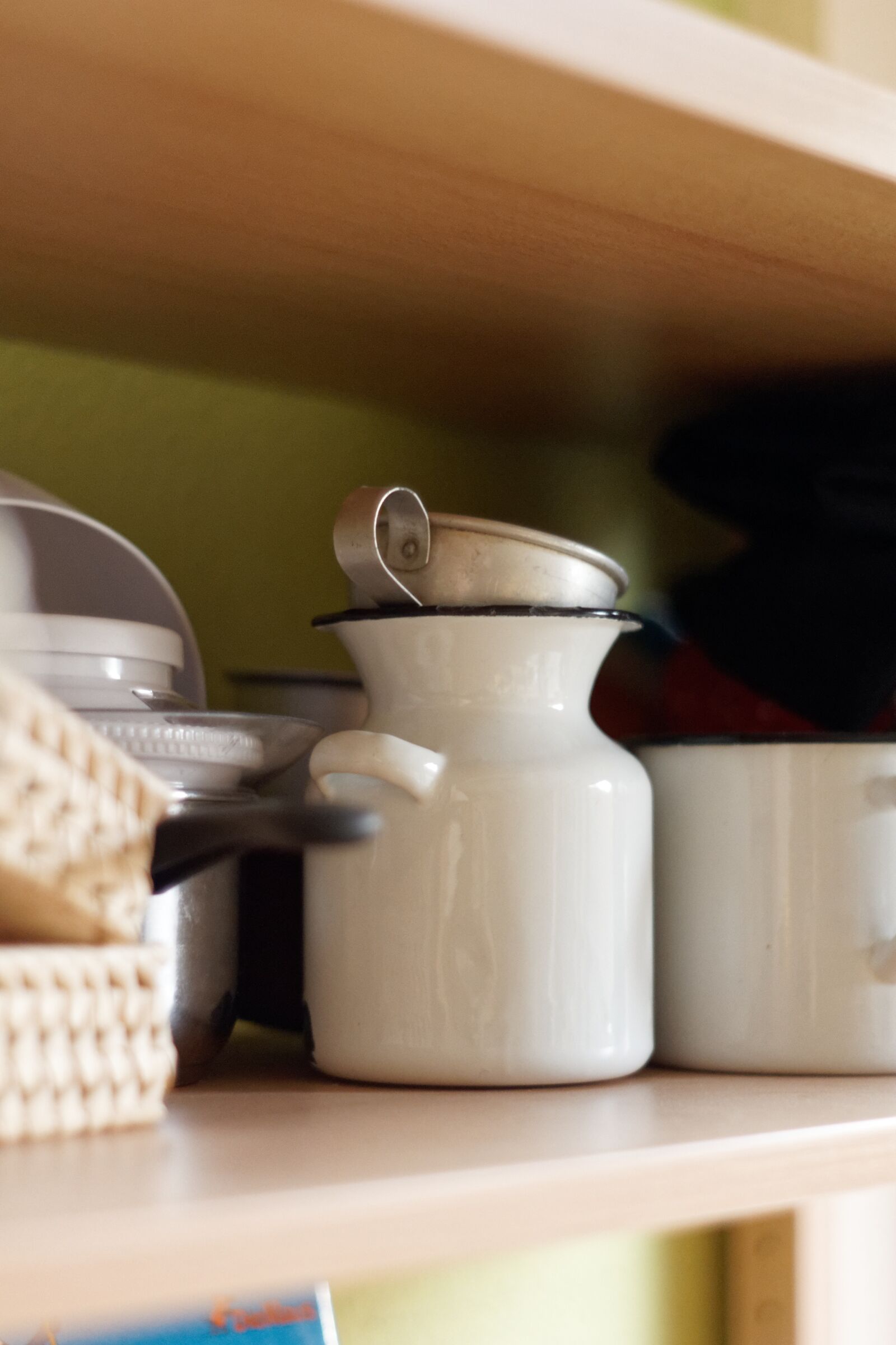Sony Alpha DSLR-A700 sample photo. Kitchen, container, enamel photography