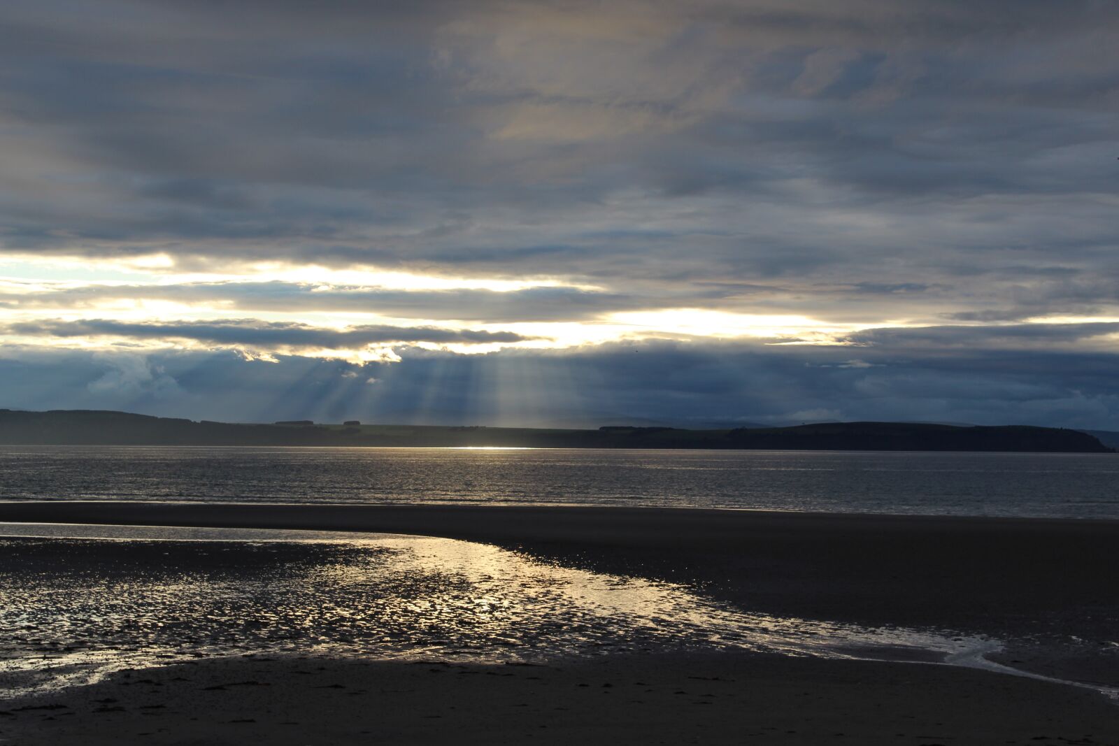 Canon EOS 1200D (EOS Rebel T5 / EOS Kiss X70 / EOS Hi) sample photo. Sunset, sea, clouds photography