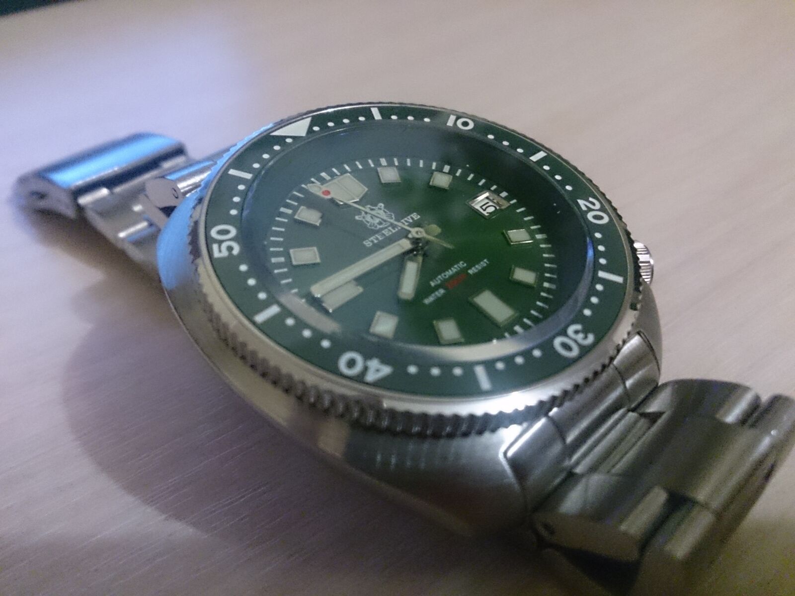 Sony Xperia ZR sample photo. Steeldive, watch, green photography