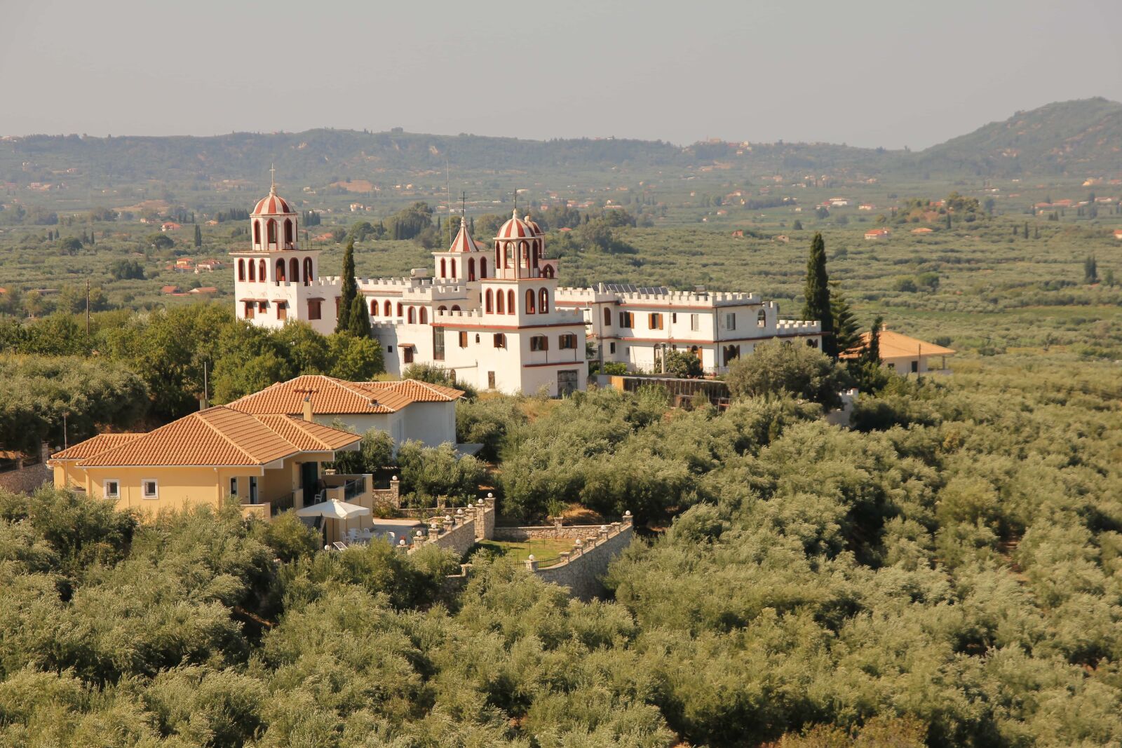 Canon EOS 550D (EOS Rebel T2i / EOS Kiss X4) + Sigma 17-70mm F2.8-4 DC Macro OS HSM sample photo. Greece, orthodox, religion, monastery photography