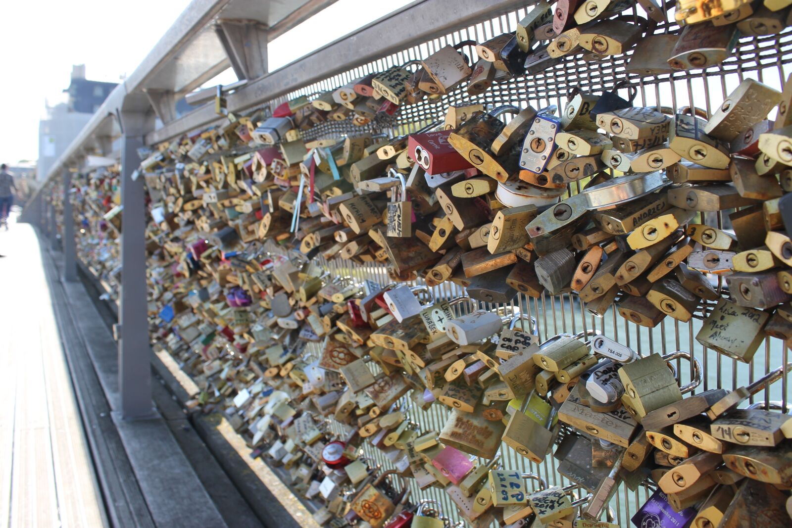 Canon EOS 1100D (EOS Rebel T3 / EOS Kiss X50) sample photo. Paris, love, locks photography