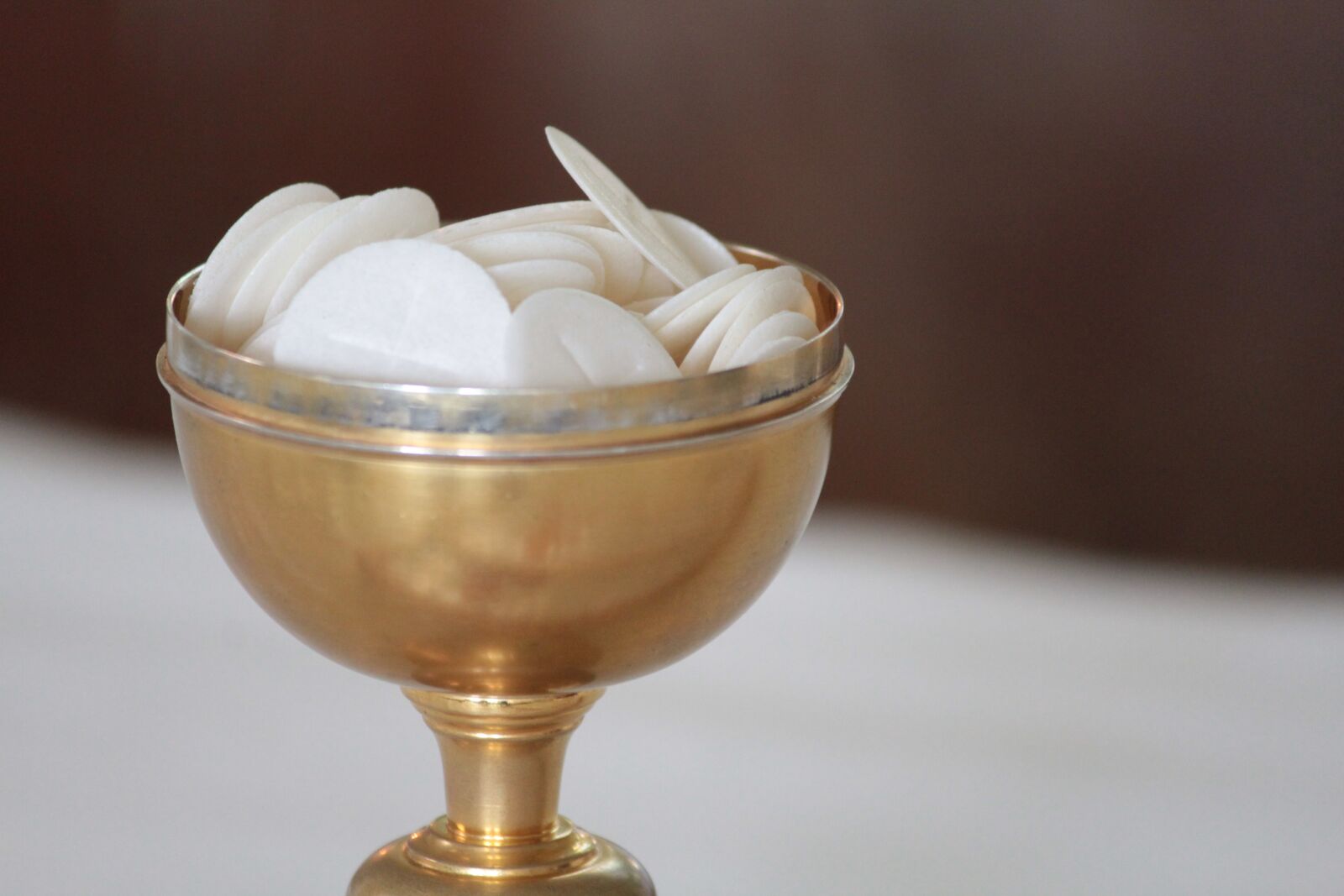 Canon EOS 1200D (EOS Rebel T5 / EOS Kiss X70 / EOS Hi) sample photo. Eucharist, religion, communion photography