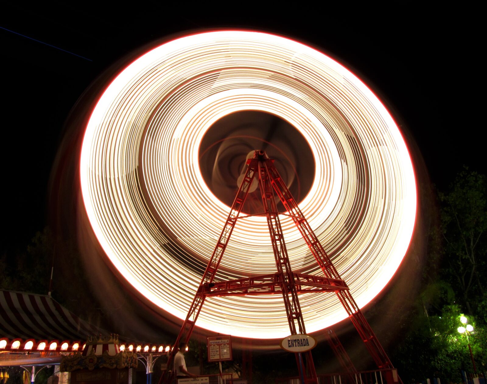 Canon PowerShot SX210 IS sample photo. Movement, noria, long exposition photography