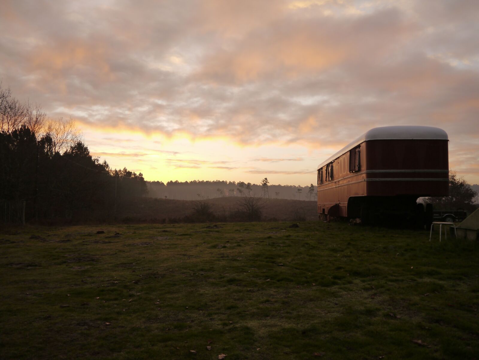 Panasonic Lumix DMC-G3 sample photo. Camping, sunset, solitude photography
