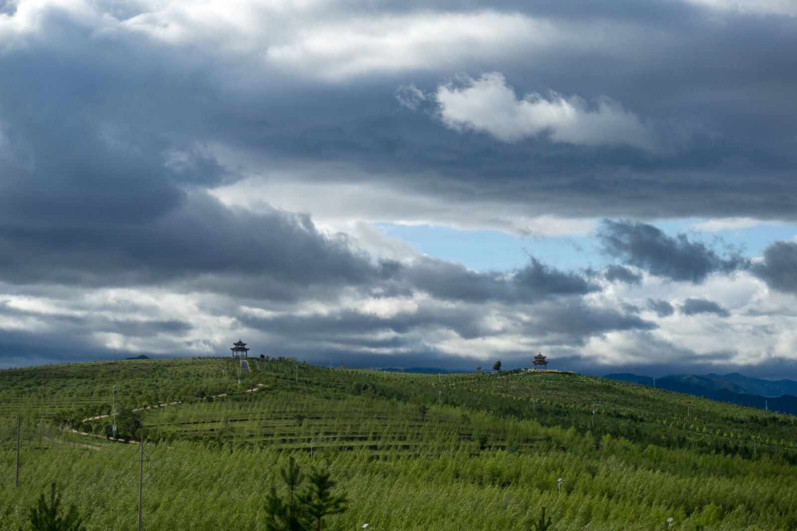Sony a5100 sample photo. Mountain, dark clouds, cloud photography