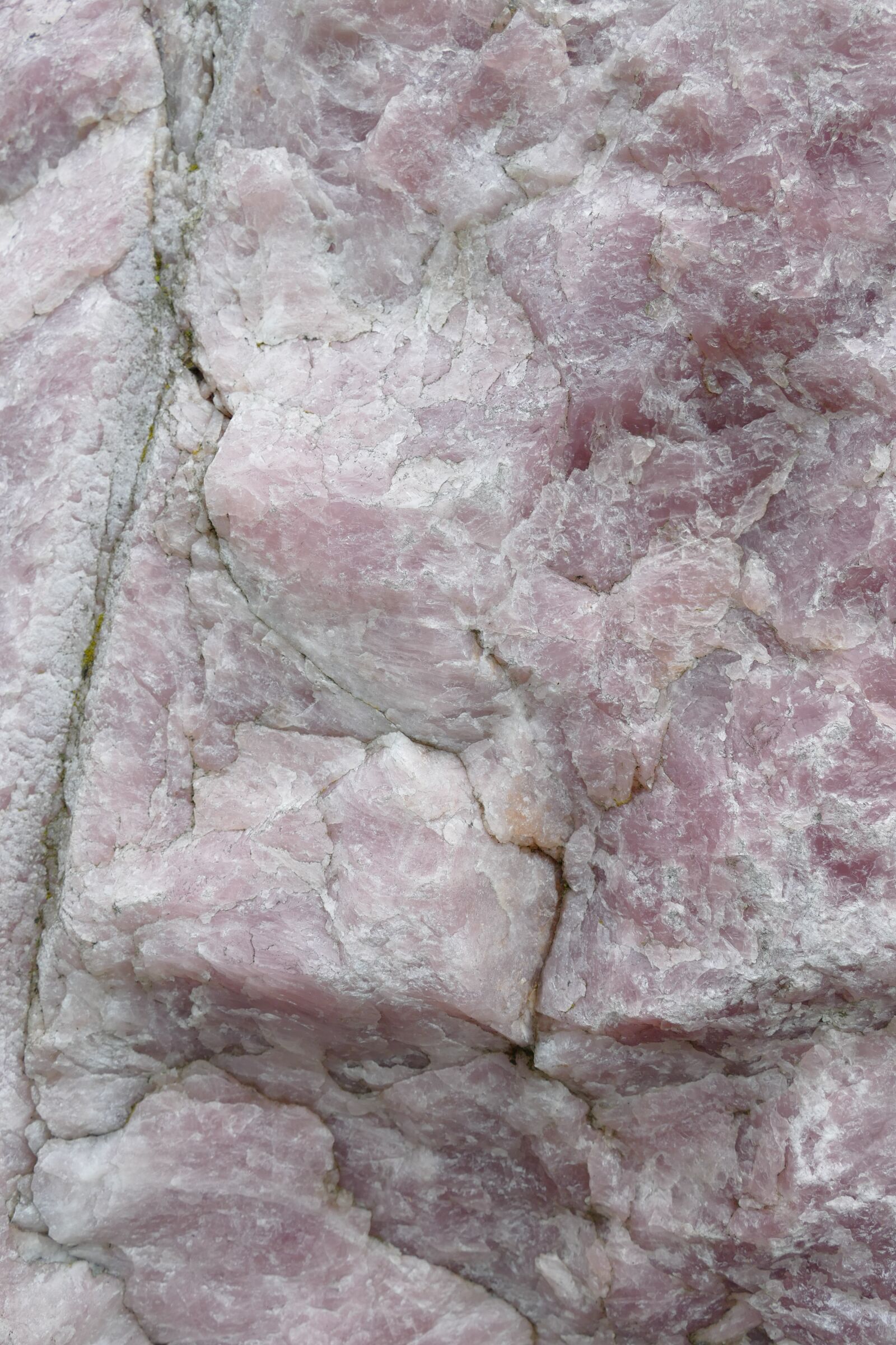 Panasonic Lumix DMC-FZ1000 sample photo. Quartz, rose quartz, gemstone photography
