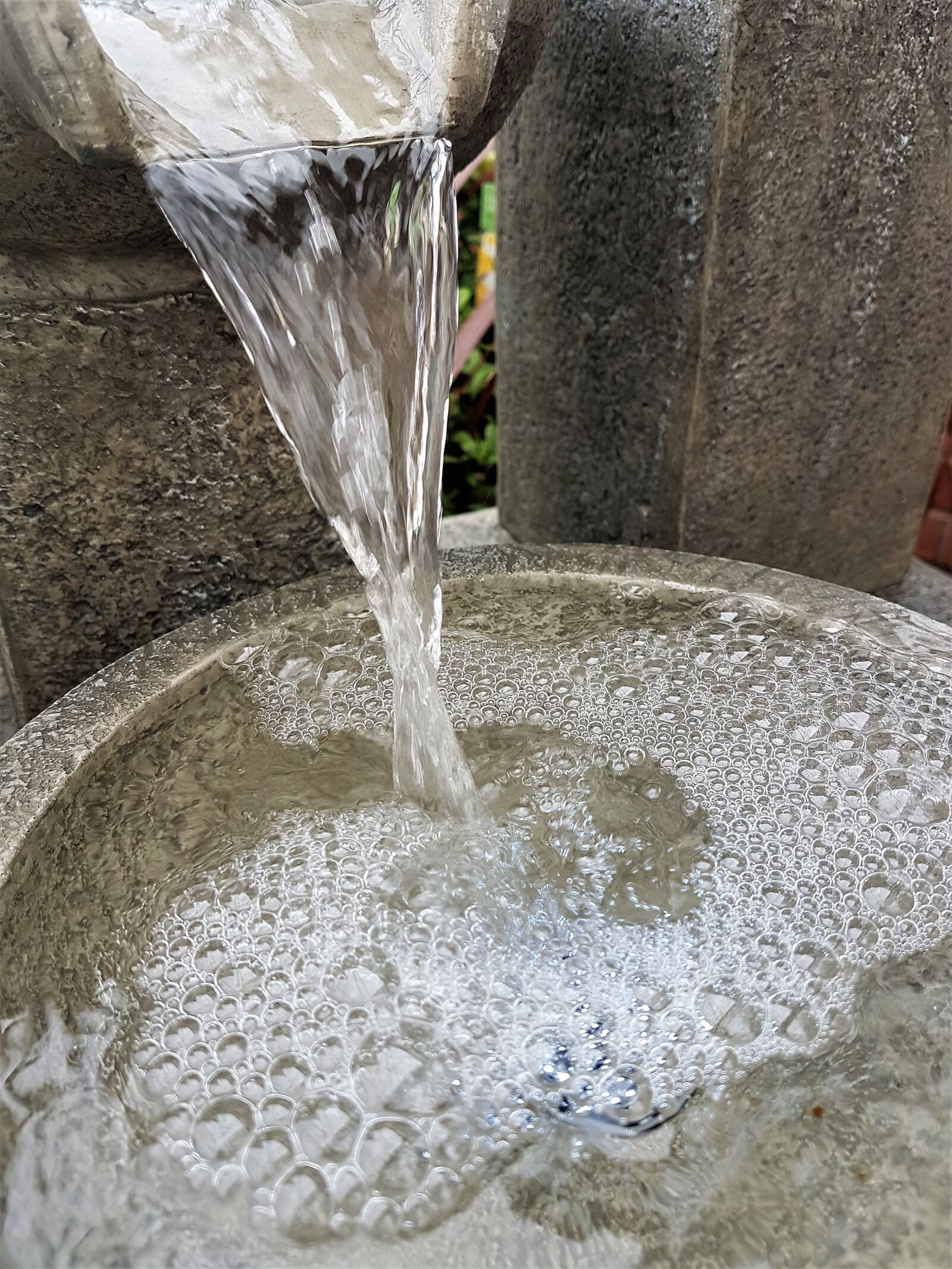 Samsung Galaxy S7 Edge sample photo. Water, fountain, bubbles photography