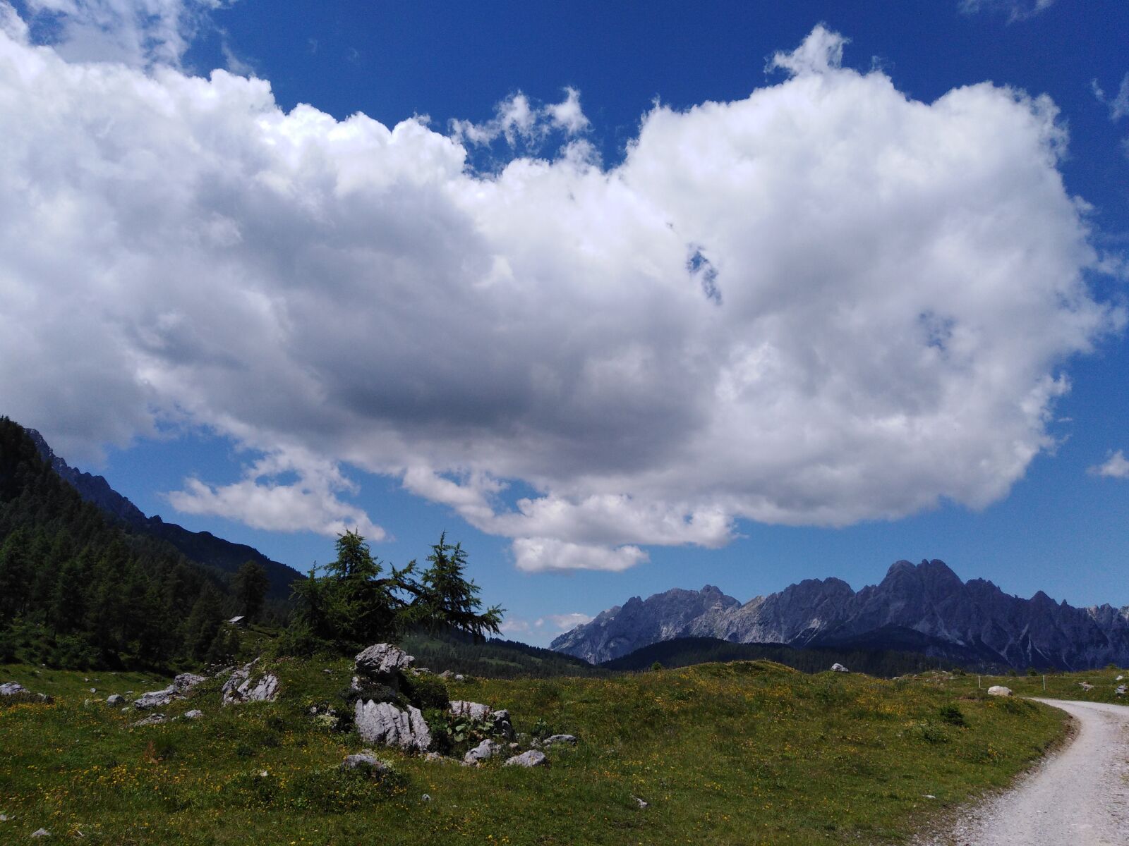 HUAWEI Honor 7A sample photo. Sky, clouds, blue photography