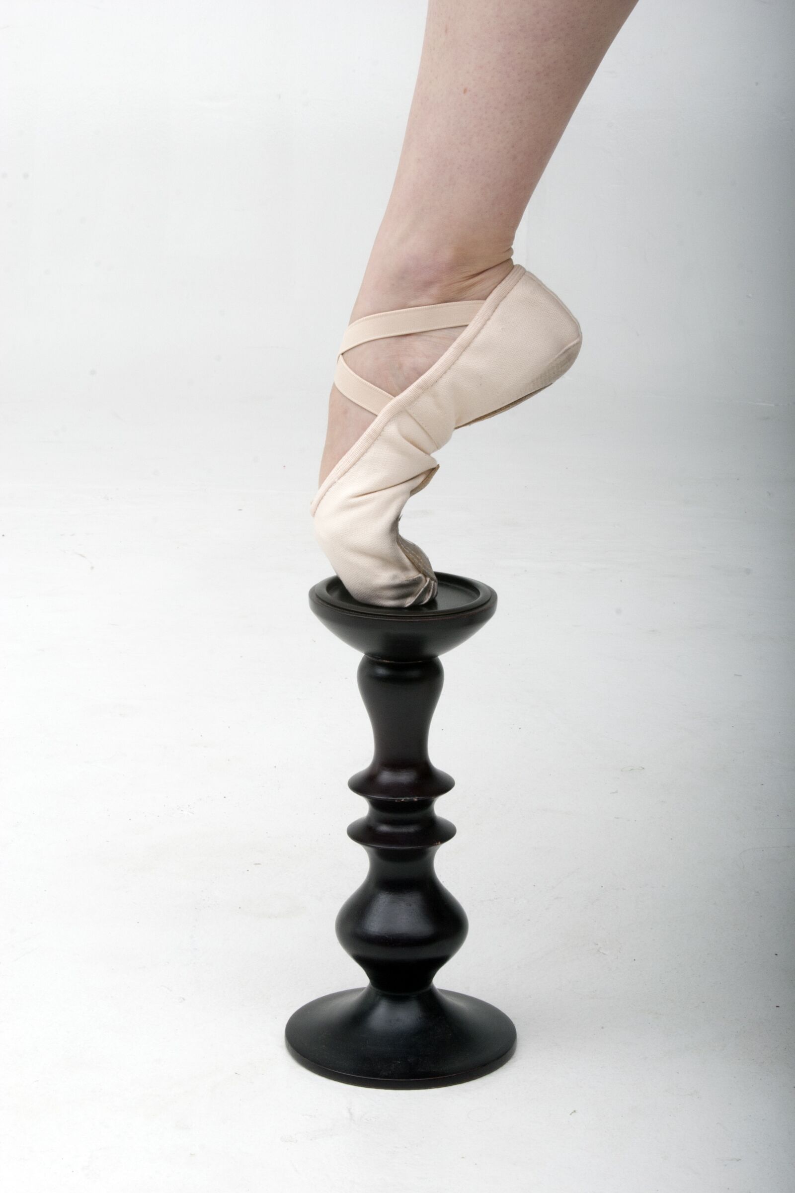 Canon EOS 20D sample photo. Ballet, point shoes, ballerina photography