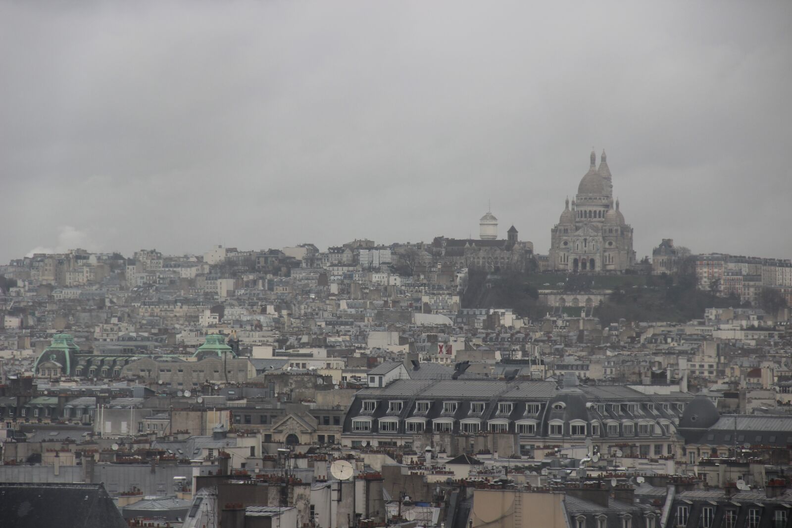 Canon EF-S 18-135mm F3.5-5.6 IS sample photo. Paris, roof, view photography