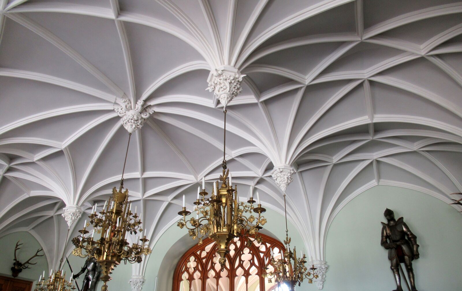 Canon PowerShot SX620 HS sample photo. Lednice, castle, ornate ceiling photography