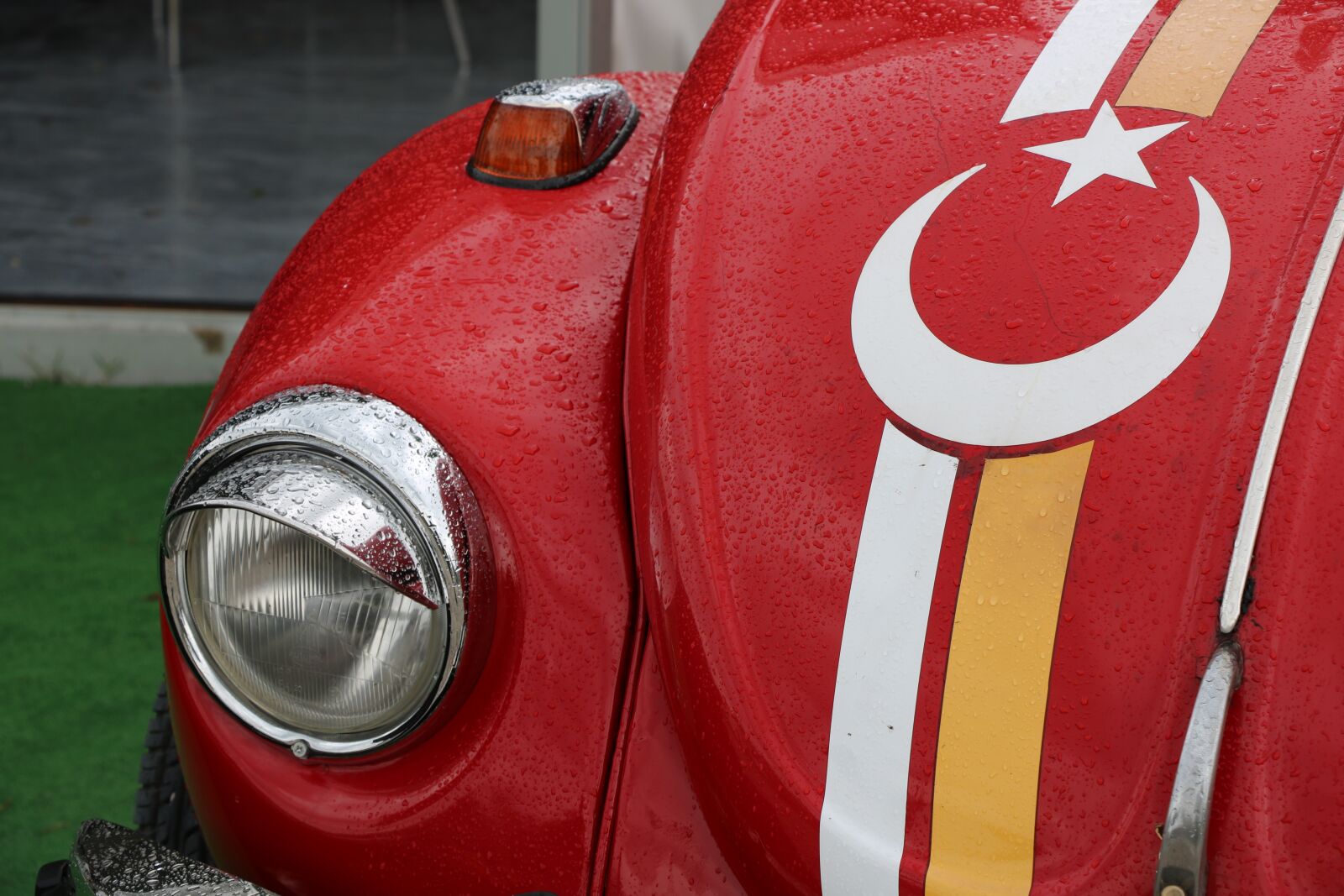 Canon EOS 750D (EOS Rebel T6i / EOS Kiss X8i) sample photo. Turkey, headlight, automotive photography