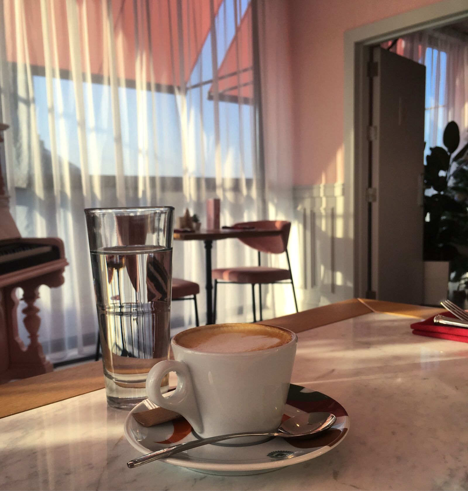 iPhone SE back camera 4.15mm f/2.2 sample photo. Coffee, cafe, mocha photography
