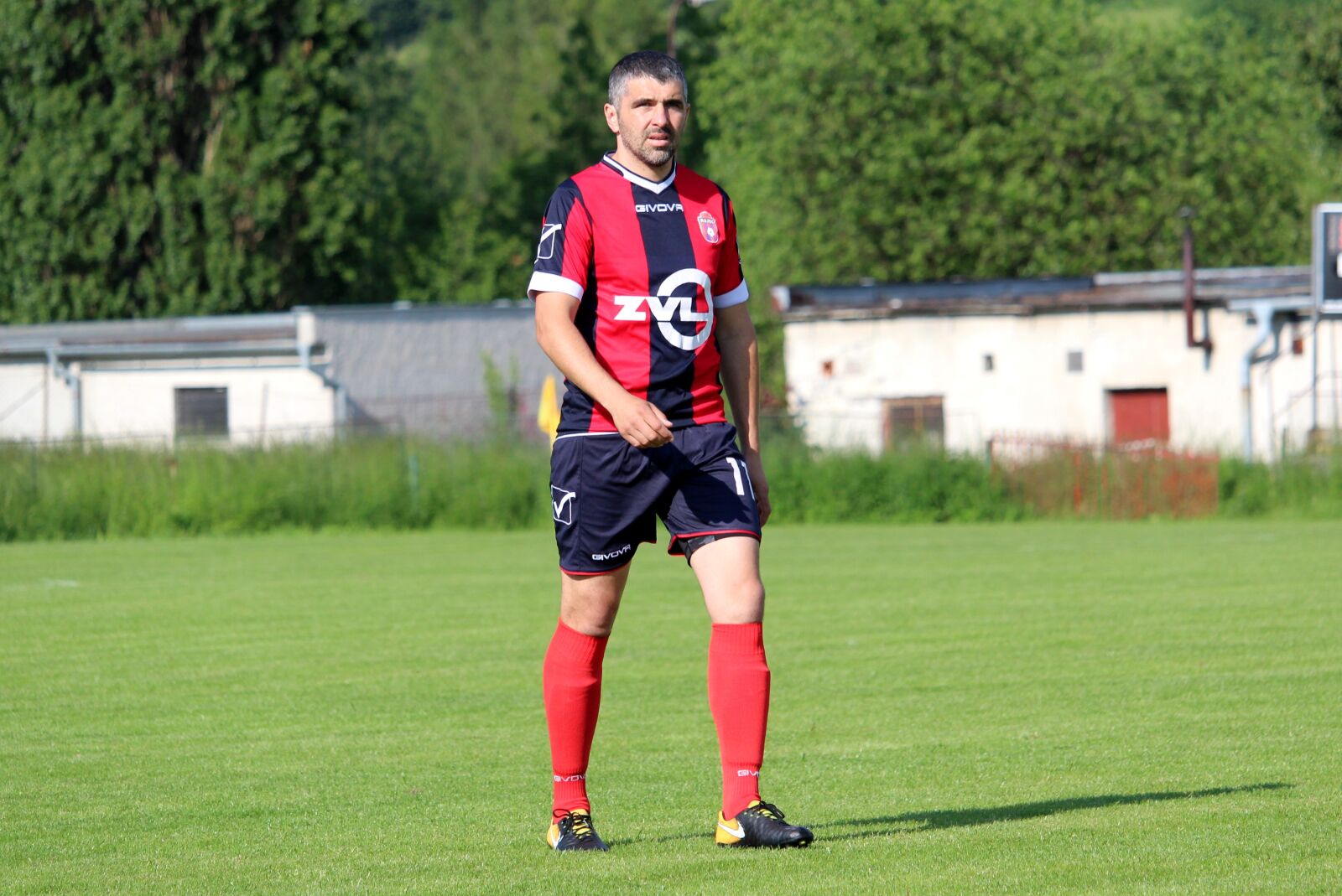 Canon EF-S 55-250mm F4-5.6 IS STM sample photo. Football, a man, footballer photography