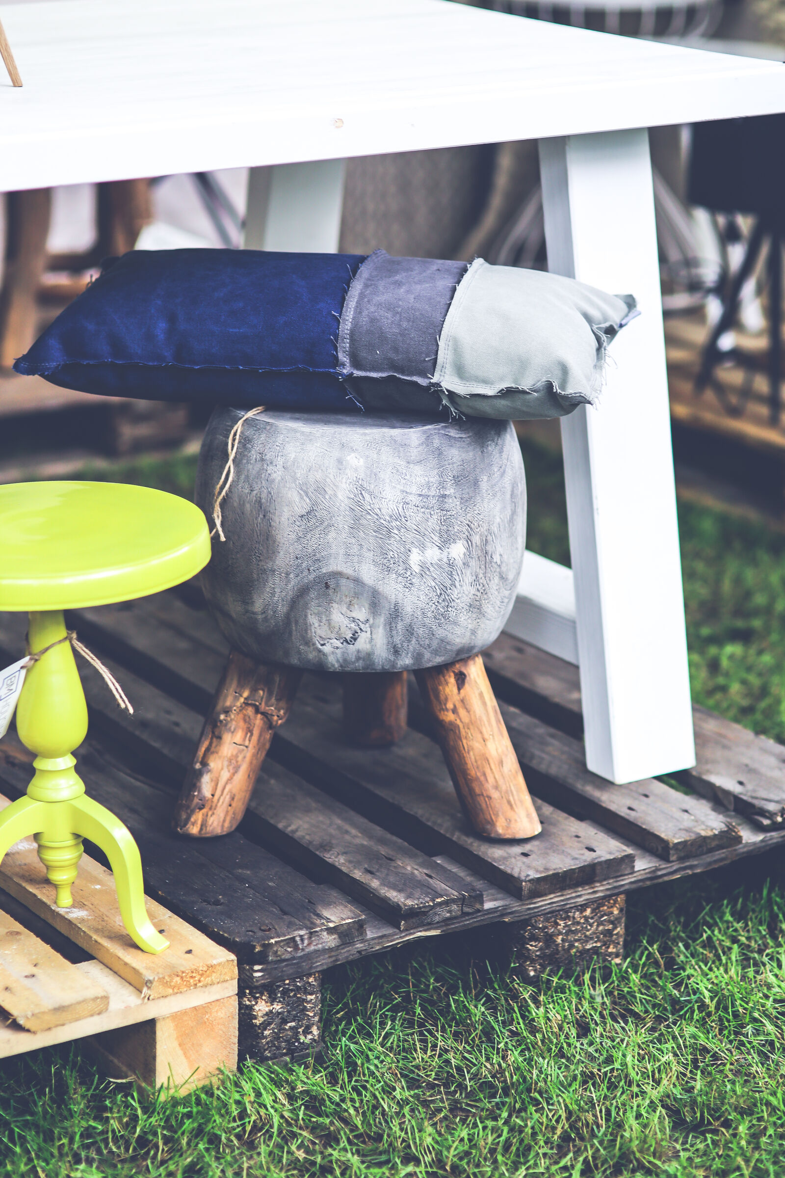 Sigma 85mm F1.4 EX DG HSM sample photo. Wooden, stool photography