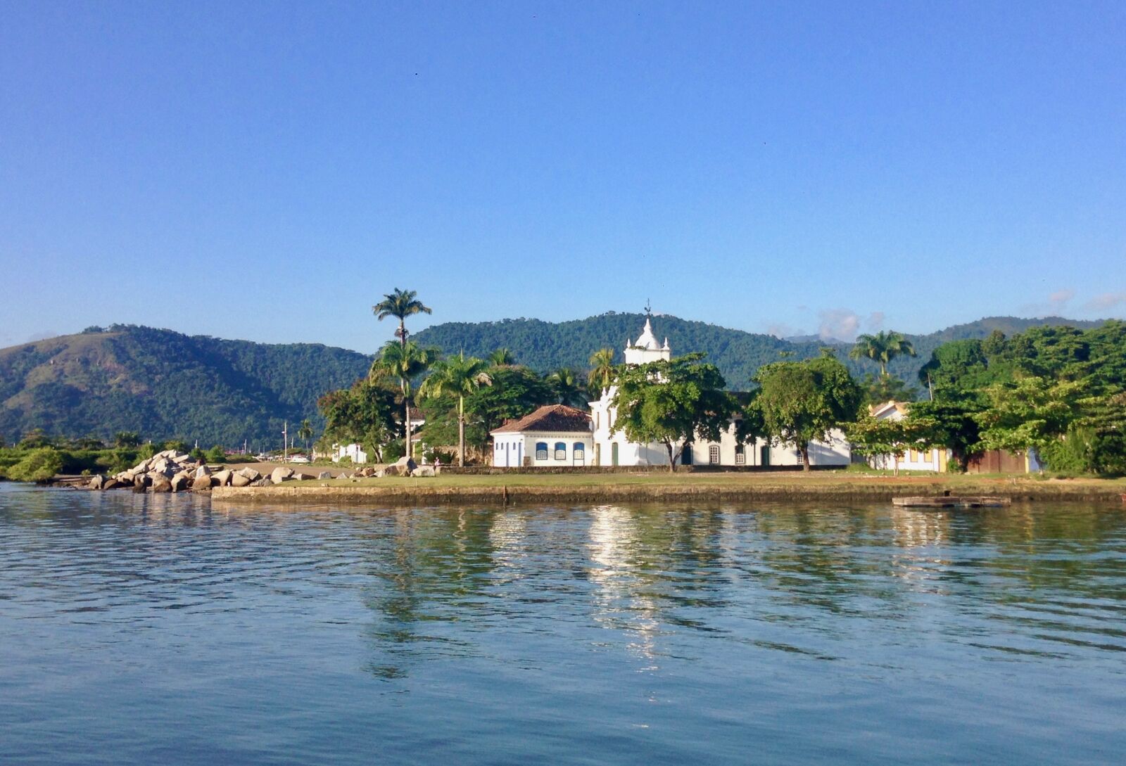 iPhone 5 back camera 4.12mm f/2.4 sample photo. Paraty, brazil, travel photography